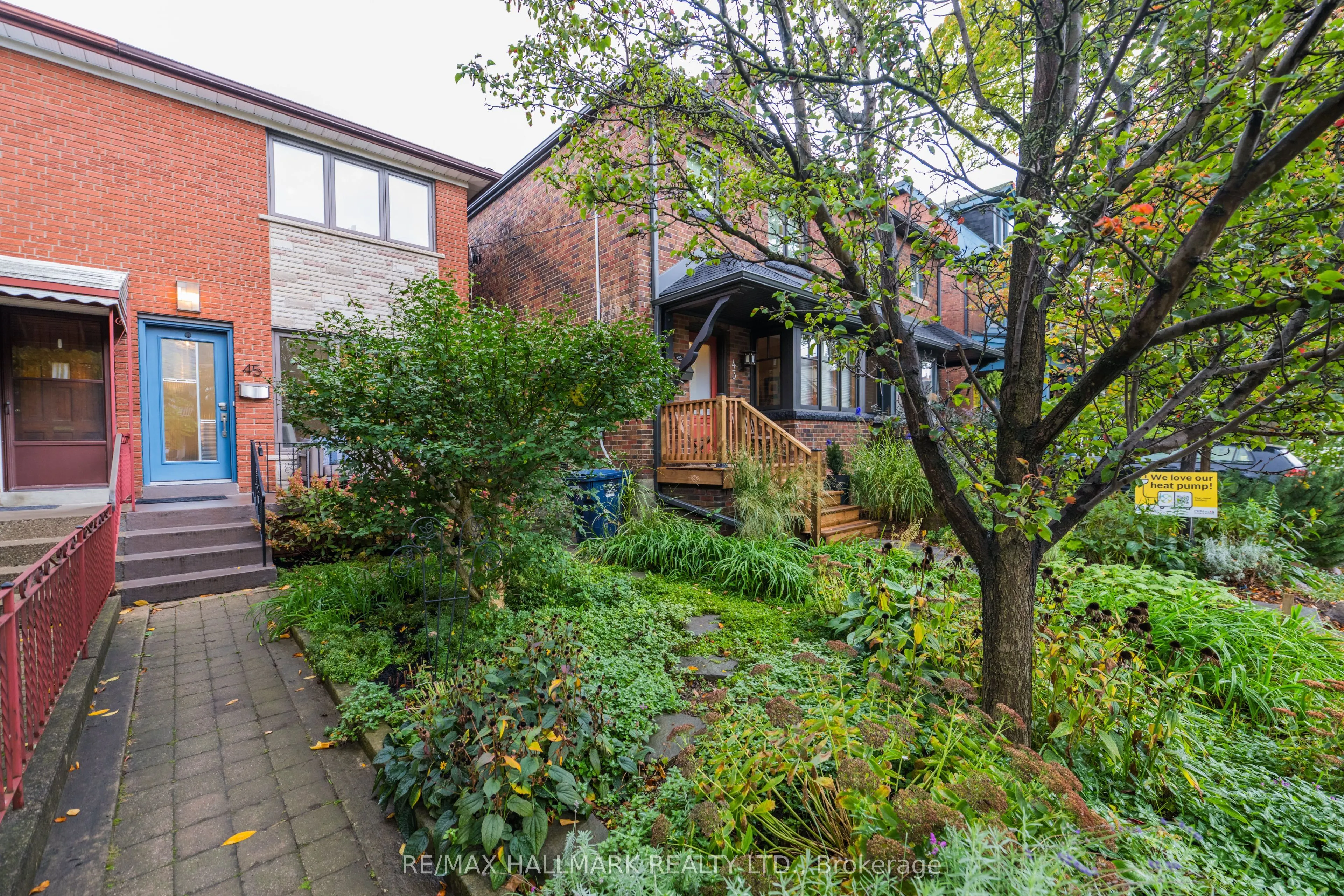 45 Sorauren Avenue
