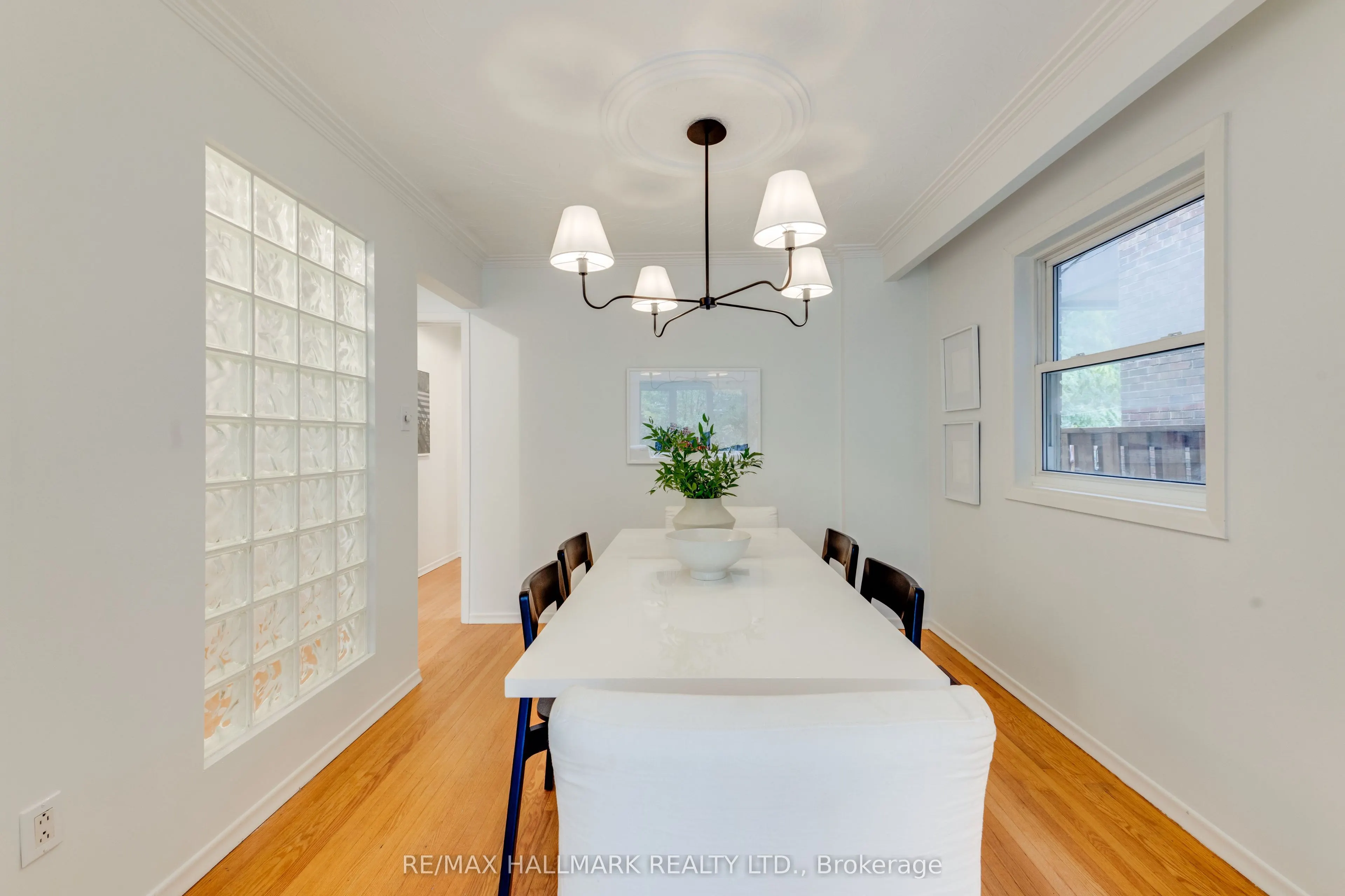 45 Sorauren Avenue