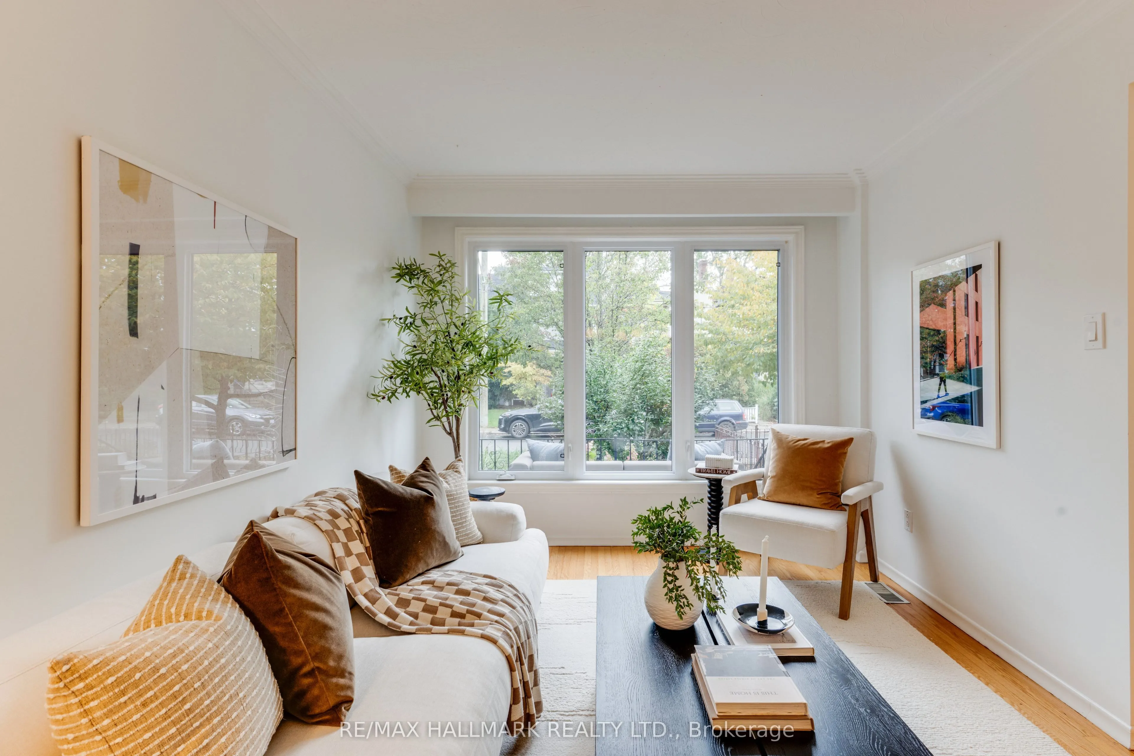45 Sorauren Avenue