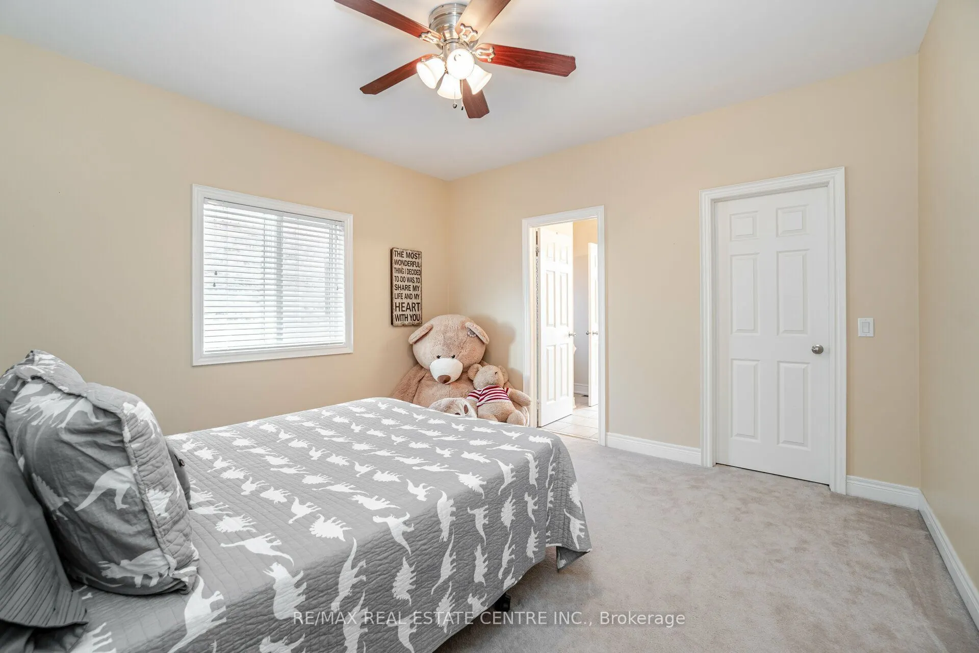 2327 Lyndhurst Drive