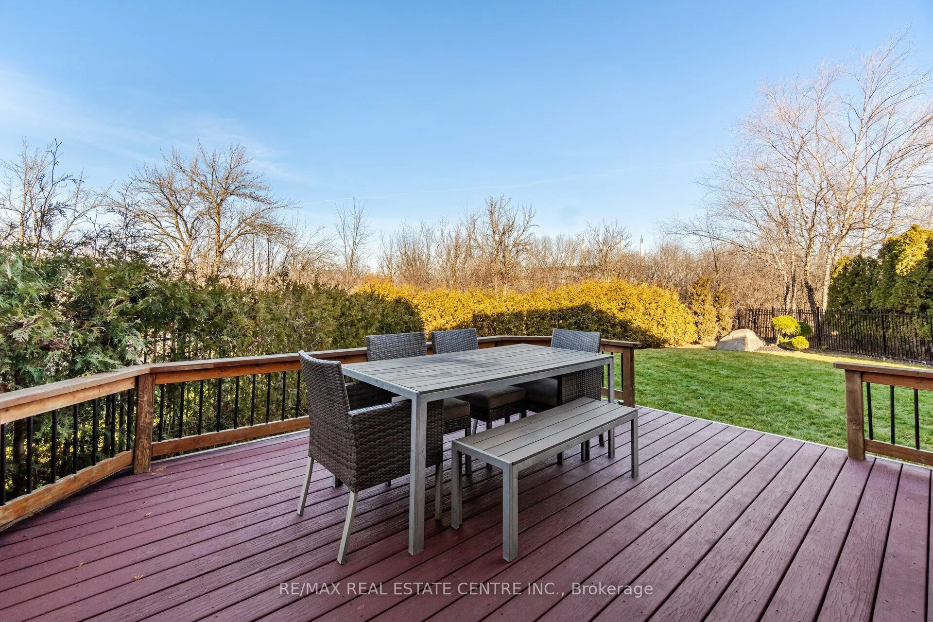 2327 Lyndhurst Drive