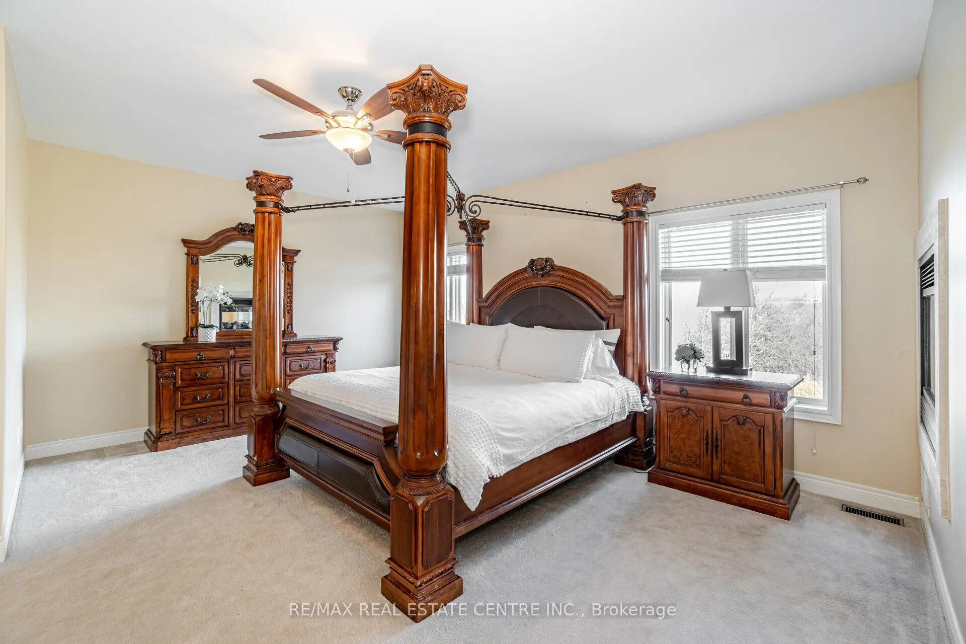 2327 Lyndhurst Drive