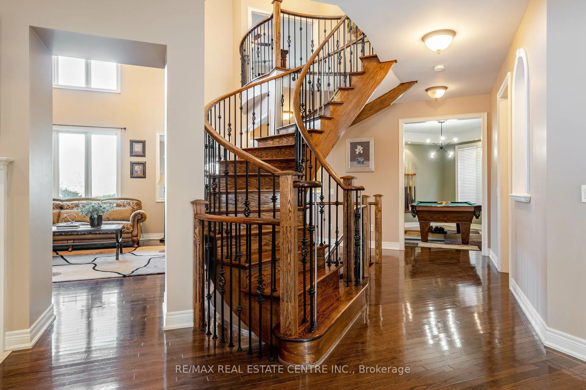 2327 Lyndhurst Drive