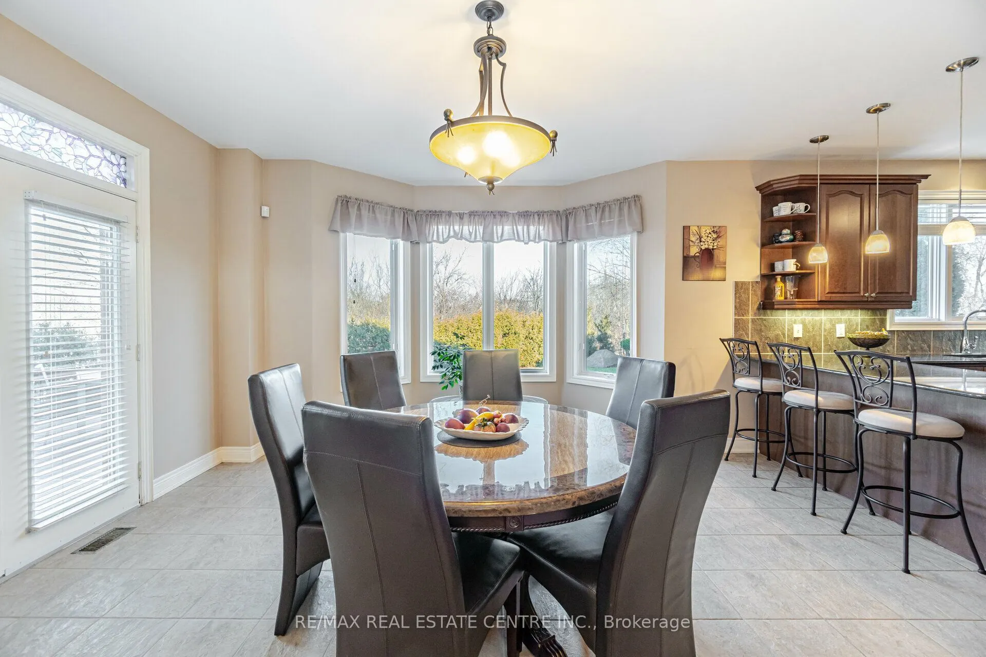2327 Lyndhurst Drive