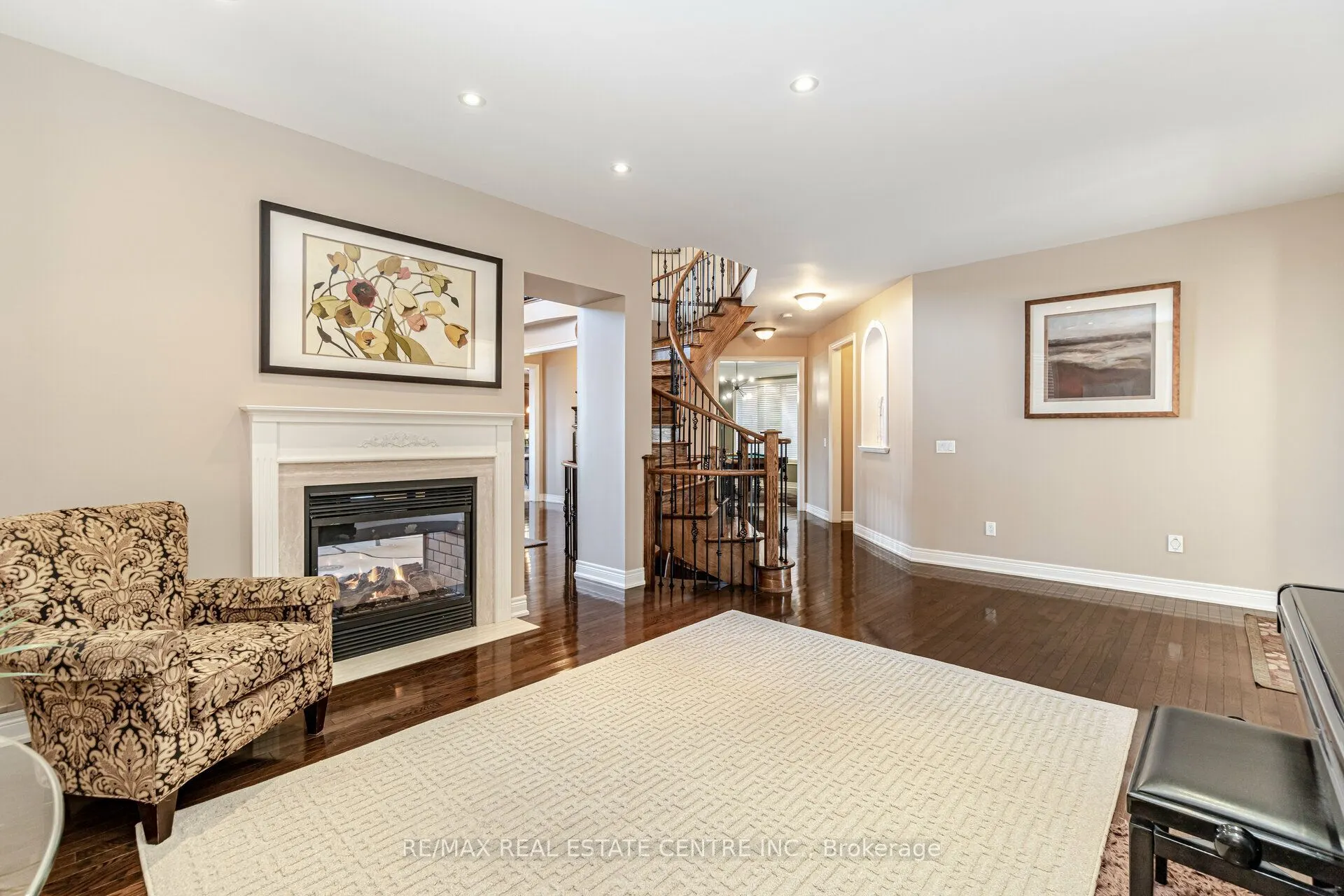 2327 Lyndhurst Drive