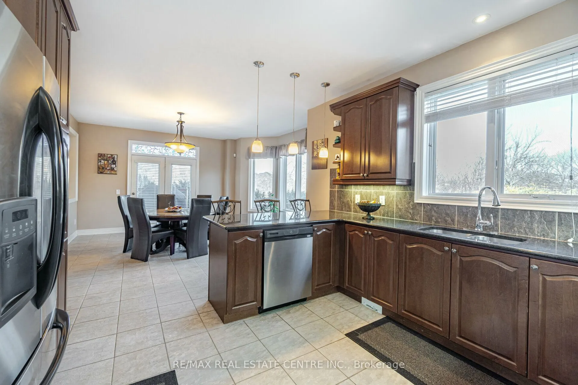 2327 Lyndhurst Drive