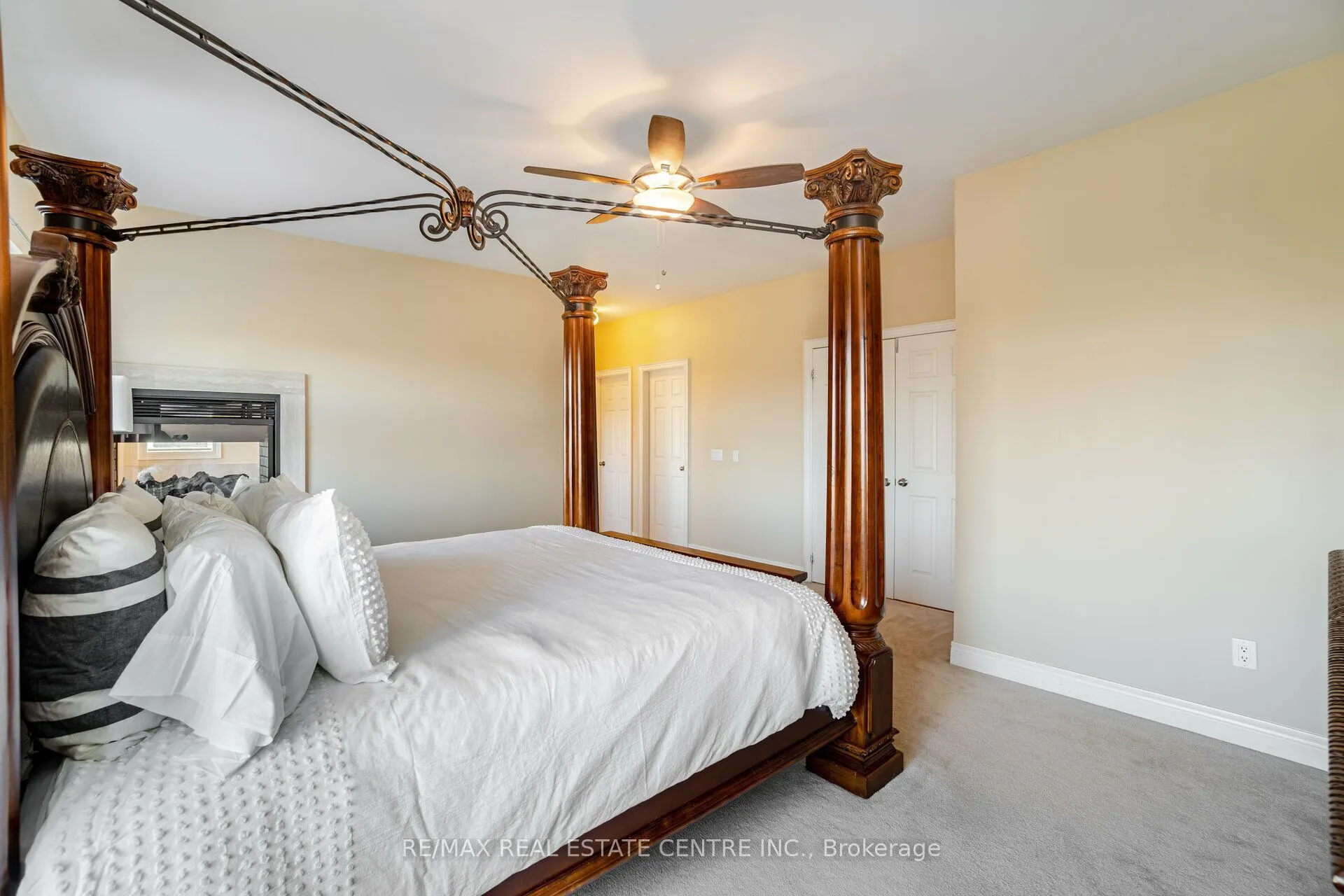 2327 Lyndhurst Drive