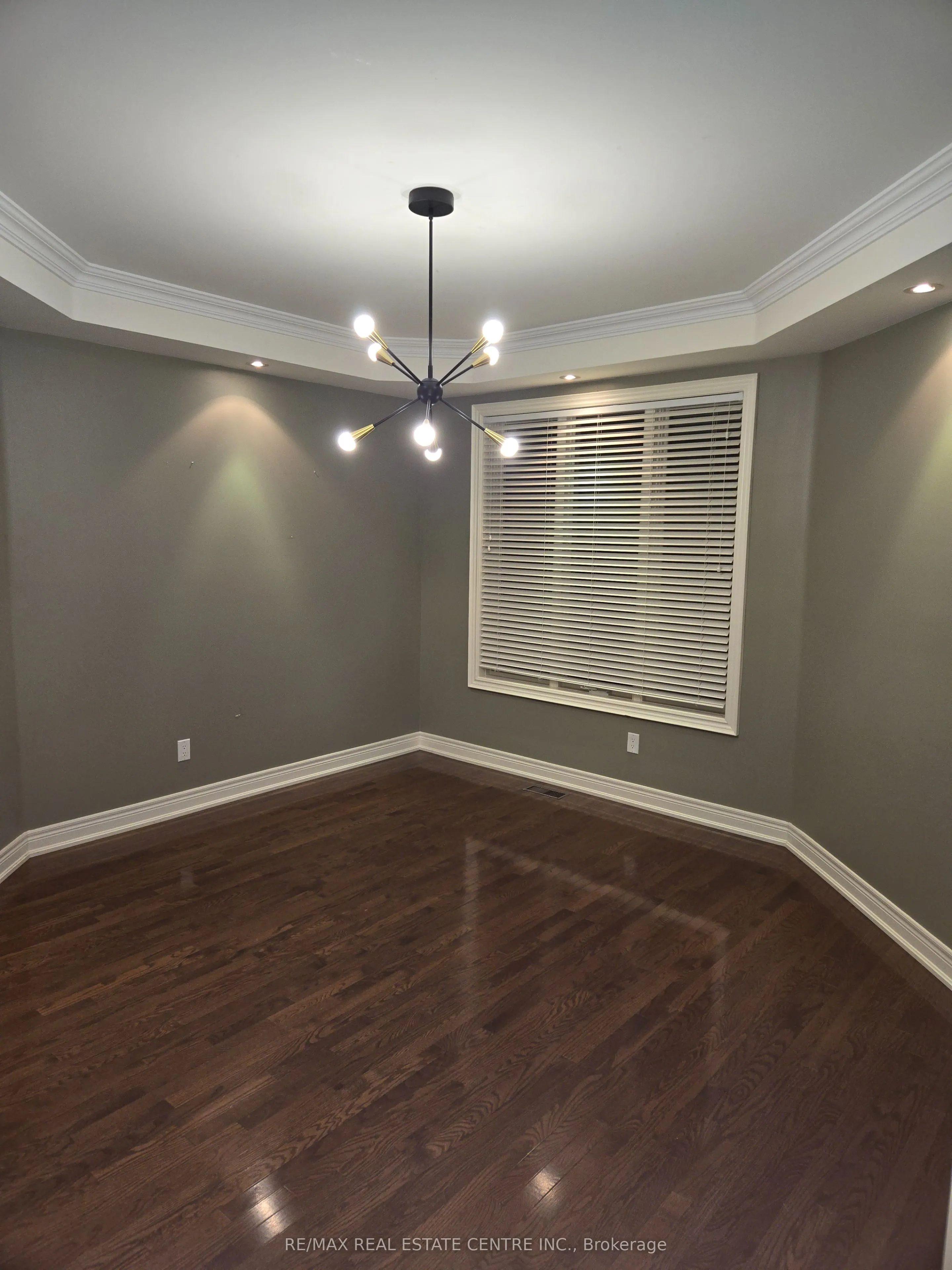 2327 Lyndhurst Drive