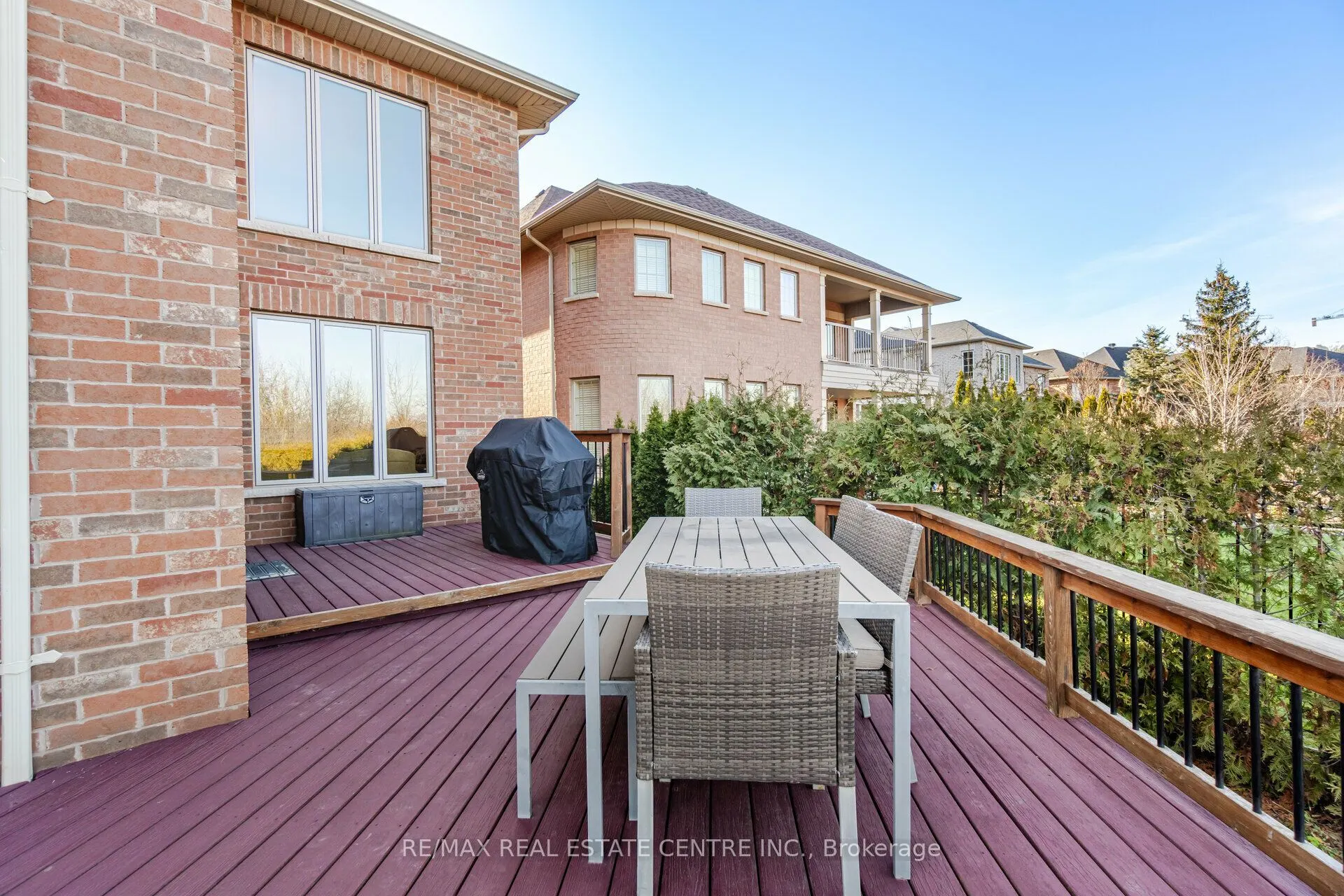 2327 Lyndhurst Drive