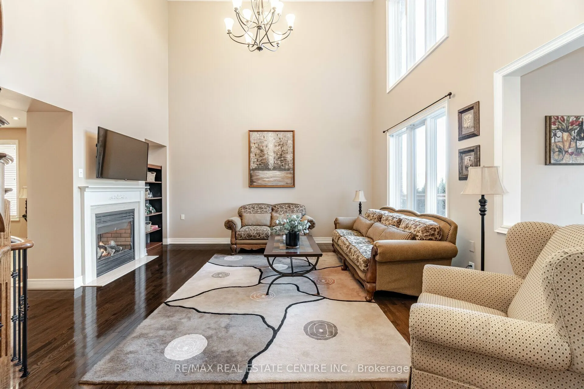 2327 Lyndhurst Drive