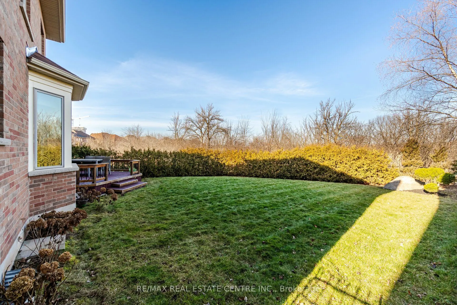 2327 Lyndhurst Drive