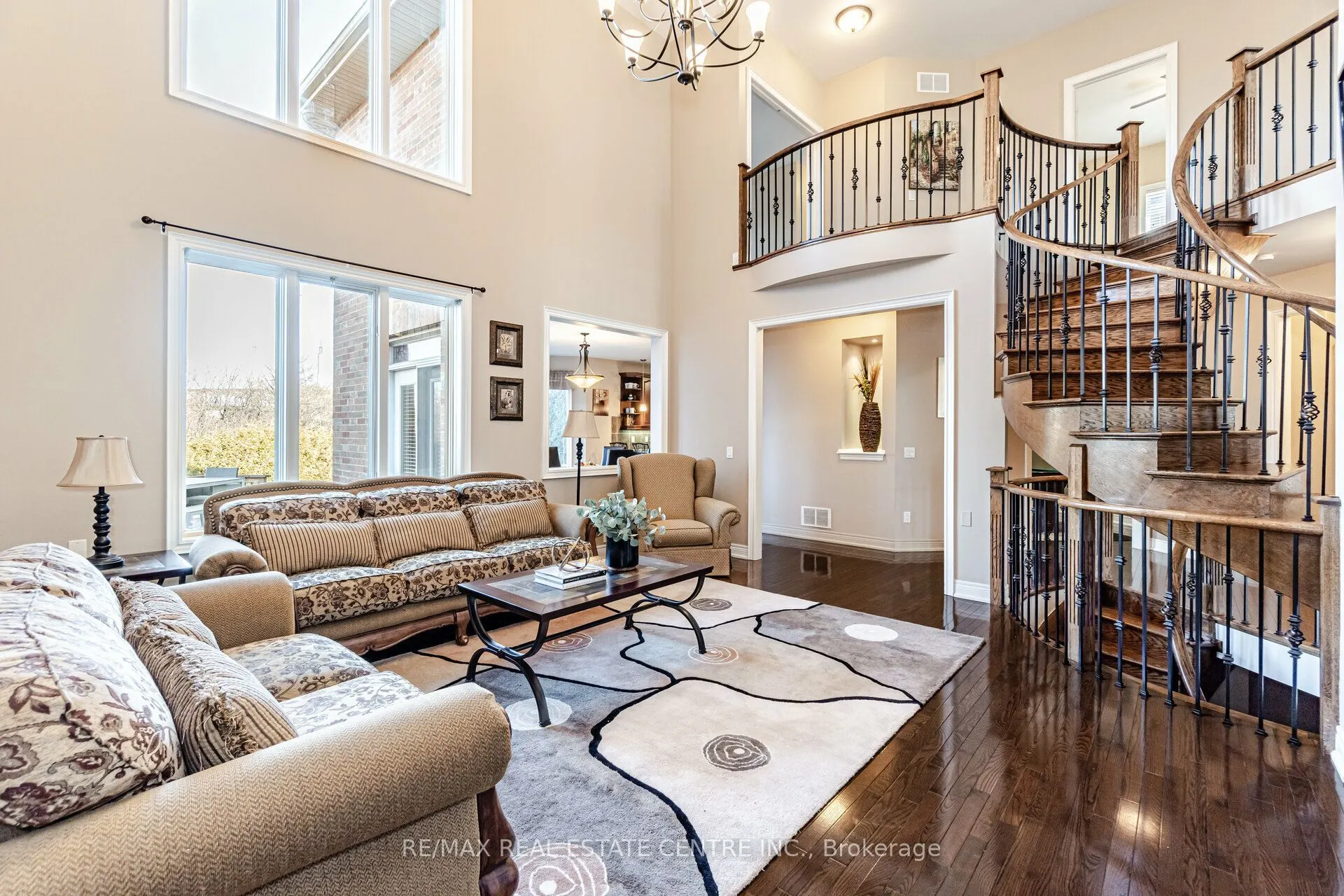2327 Lyndhurst Drive