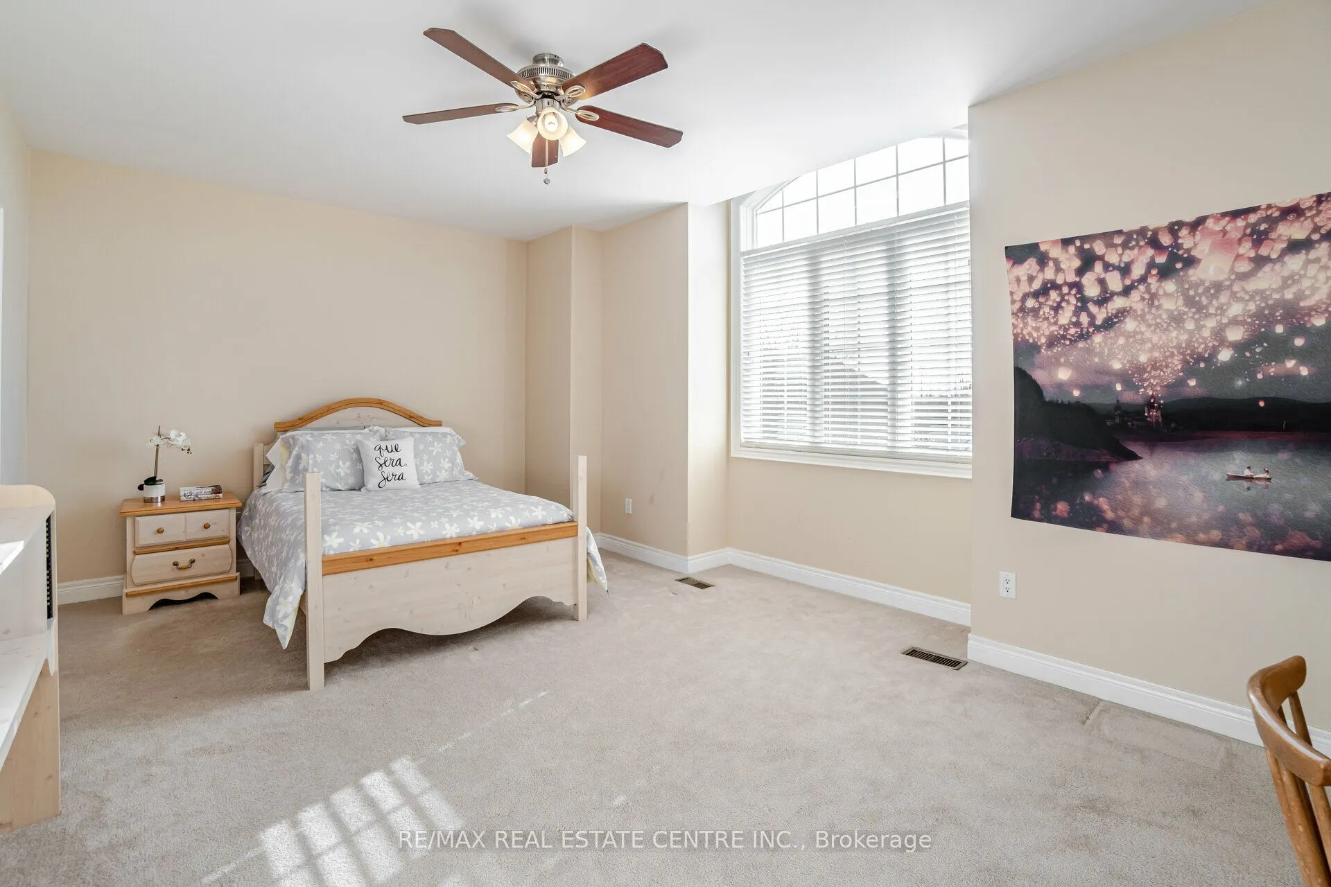 2327 Lyndhurst Drive