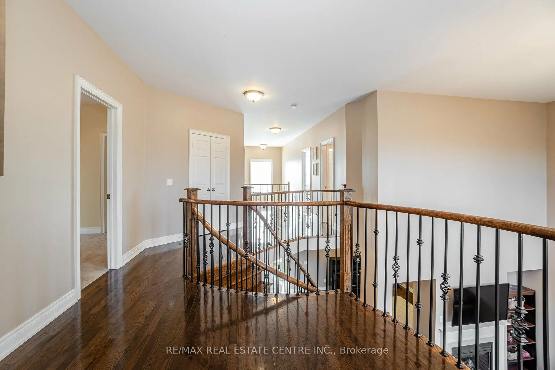 2327 Lyndhurst Drive