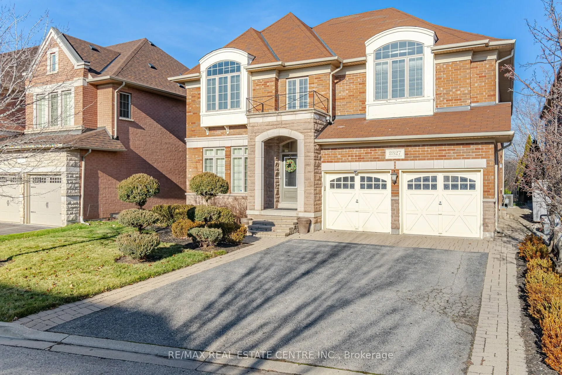 2327 Lyndhurst Drive