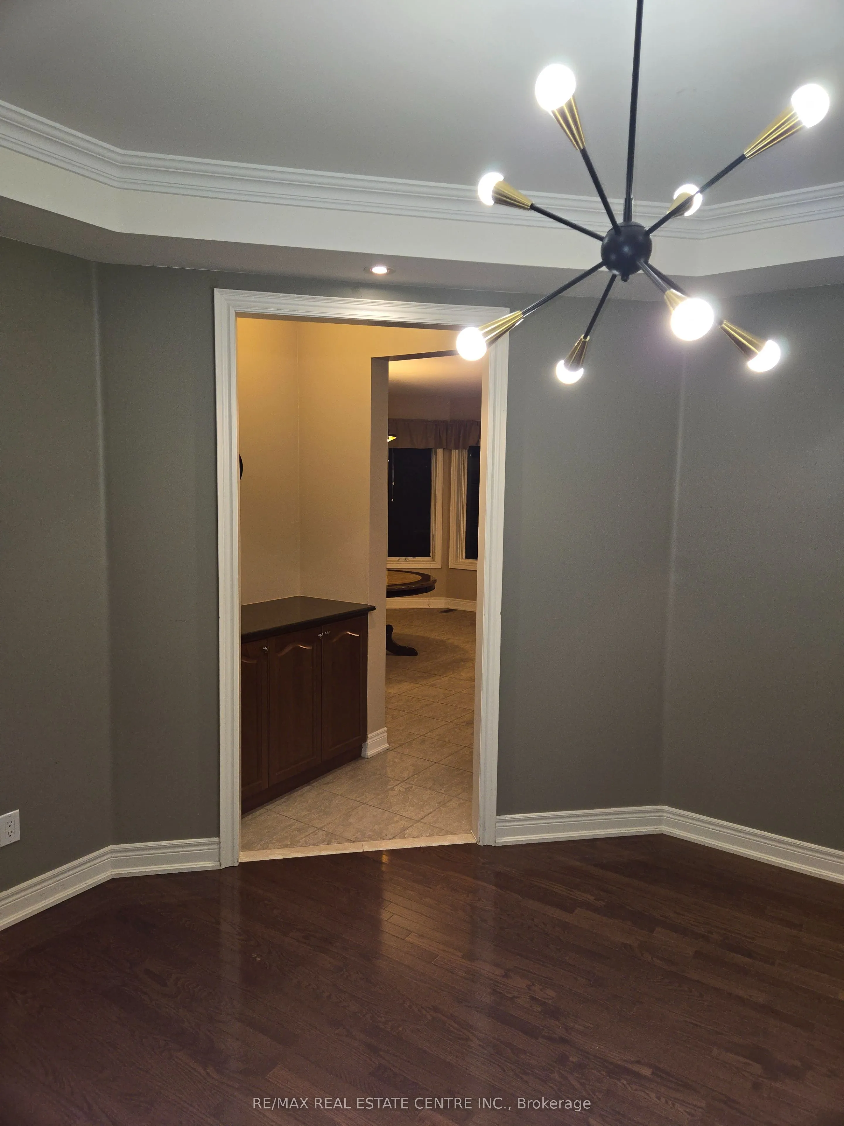 2327 Lyndhurst Drive