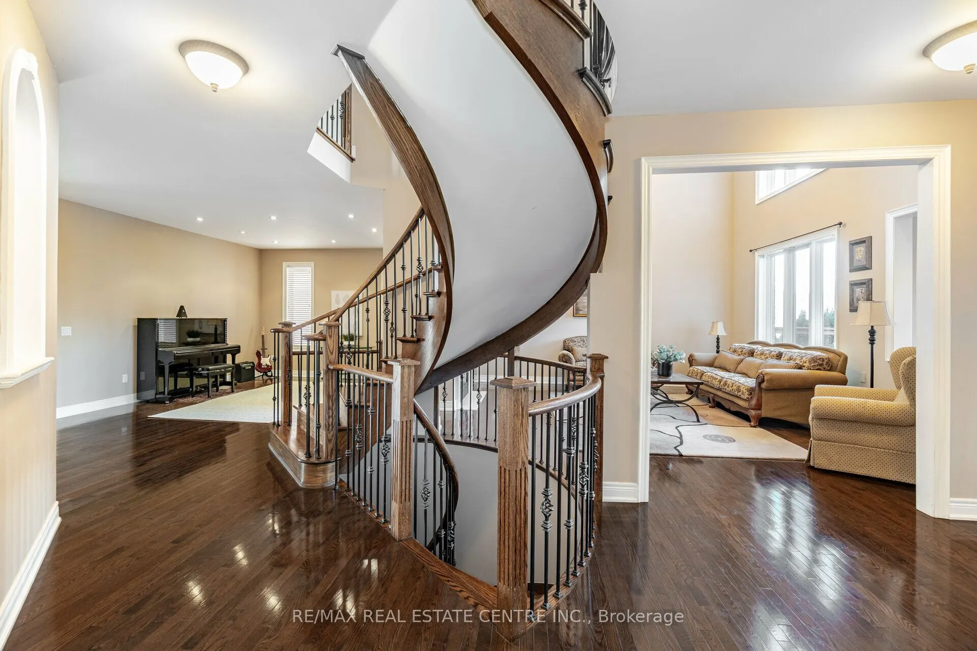 2327 Lyndhurst Drive