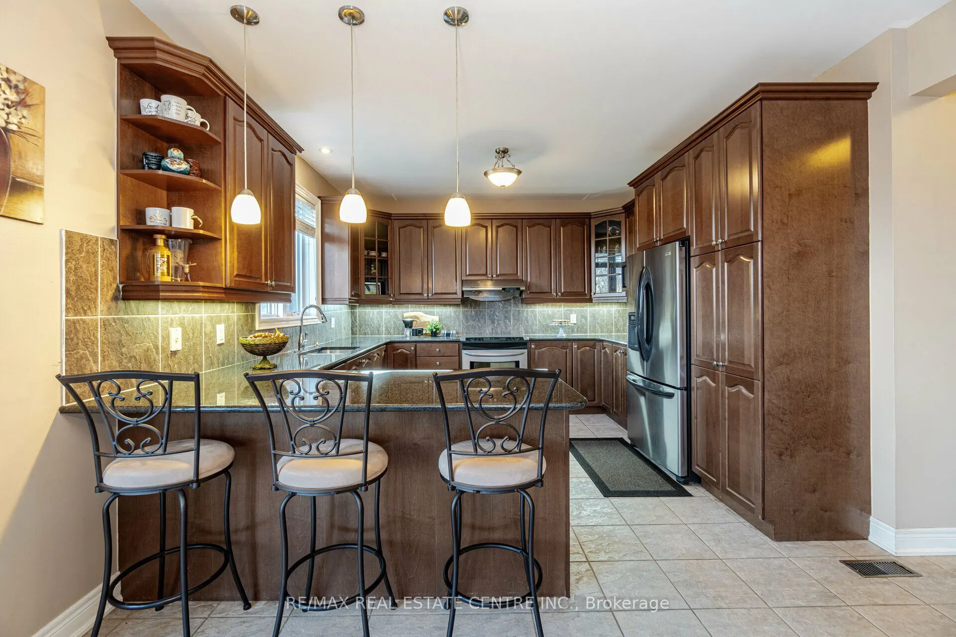 2327 Lyndhurst Drive