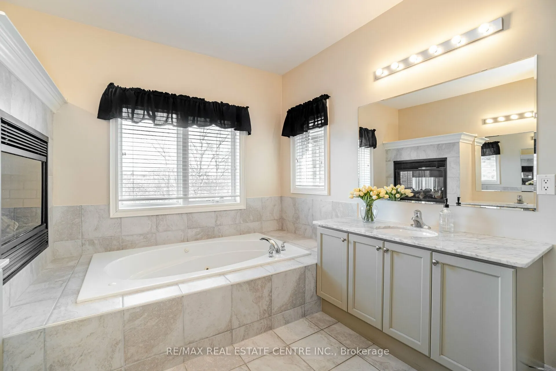 2327 Lyndhurst Drive