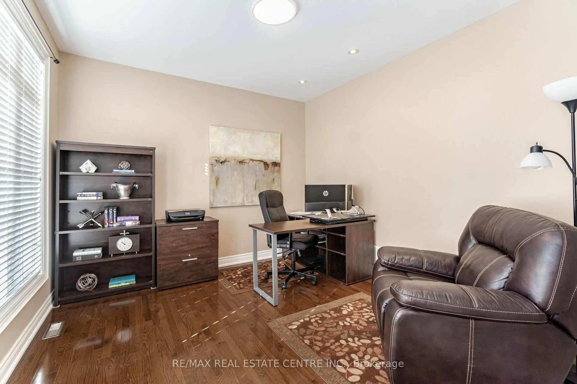2327 Lyndhurst Drive