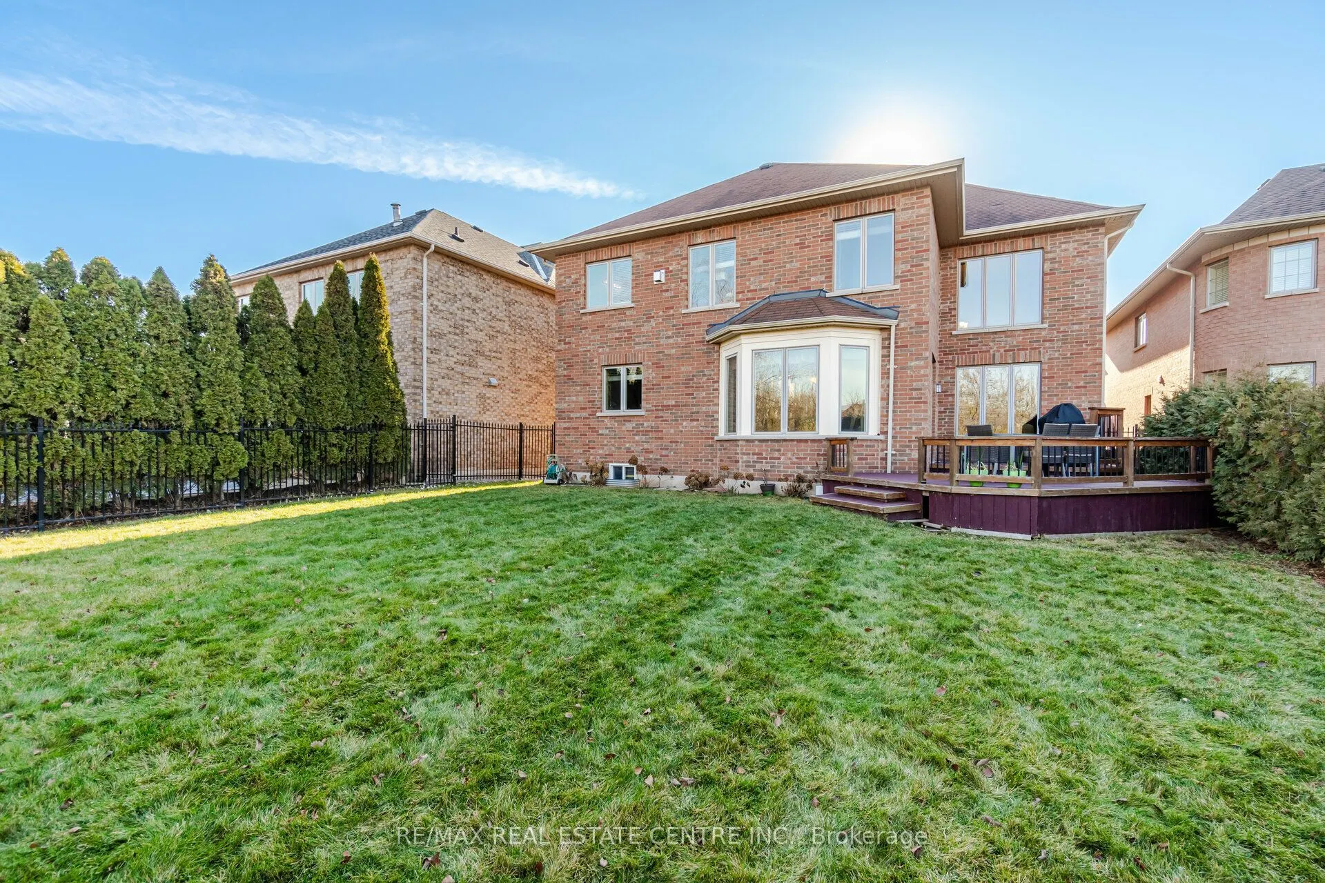 2327 Lyndhurst Drive