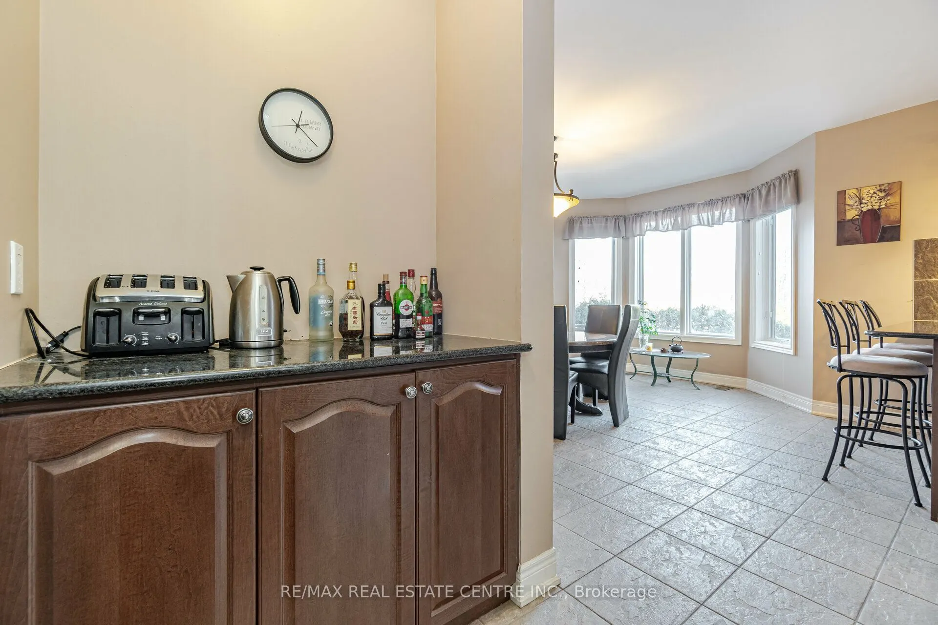 2327 Lyndhurst Drive