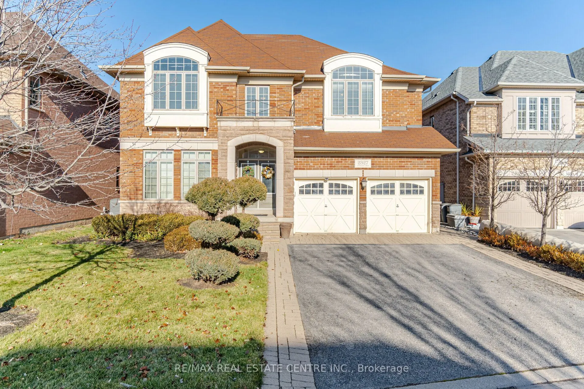 2327 Lyndhurst Drive