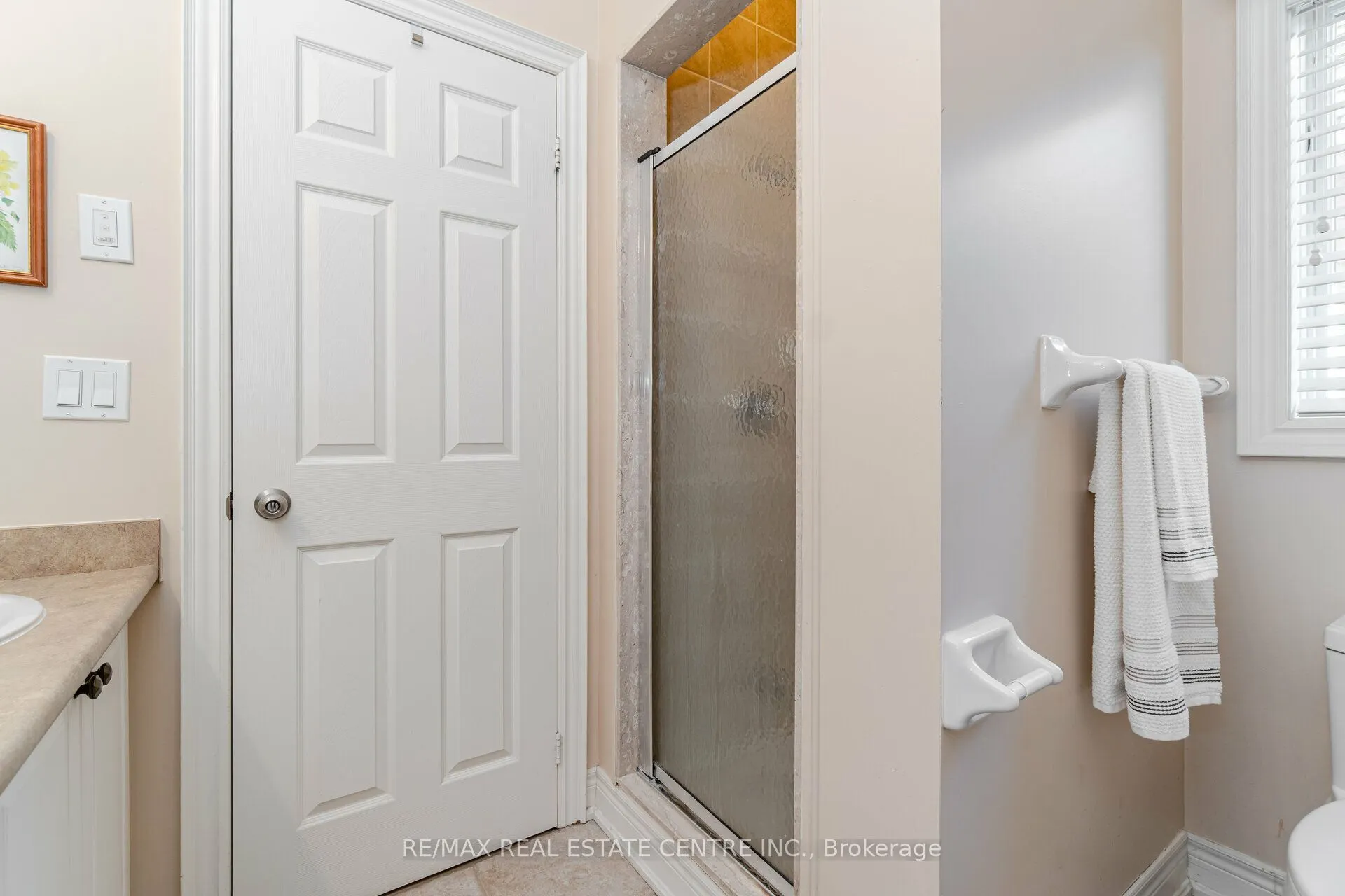 2327 Lyndhurst Drive