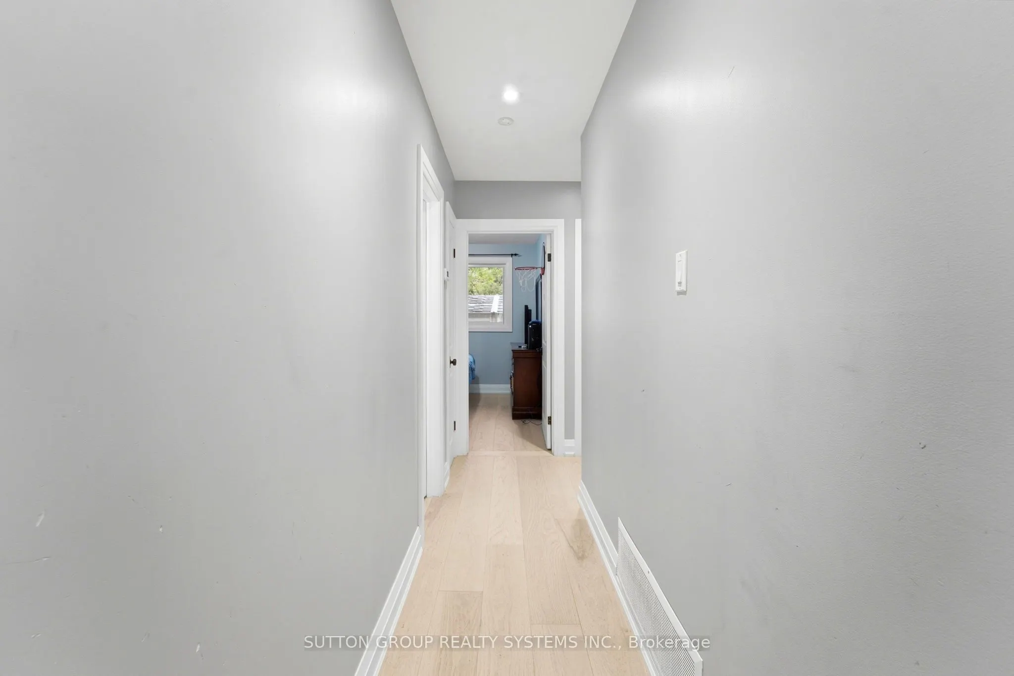 1916 Reiss Court