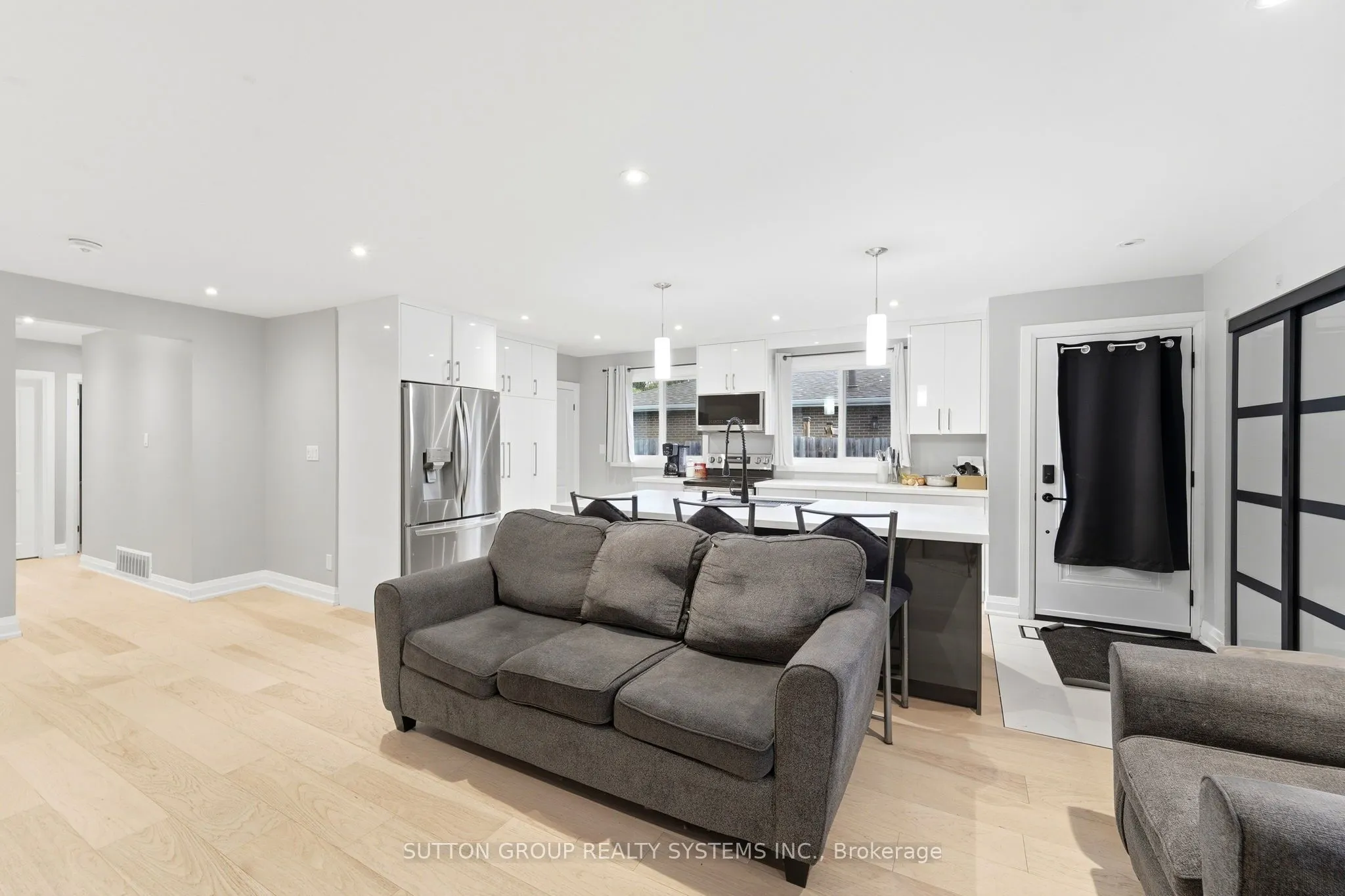 1916 Reiss Court