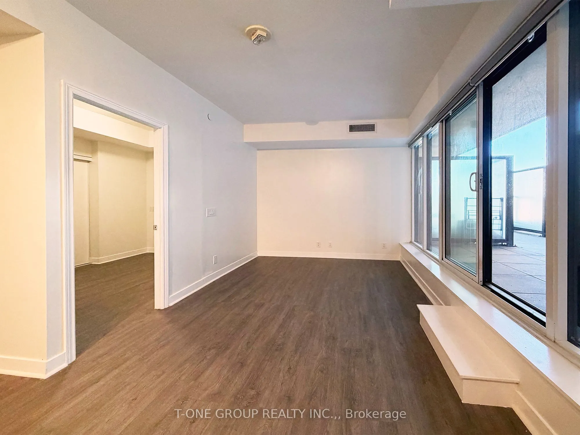270 Dufferin Street #312