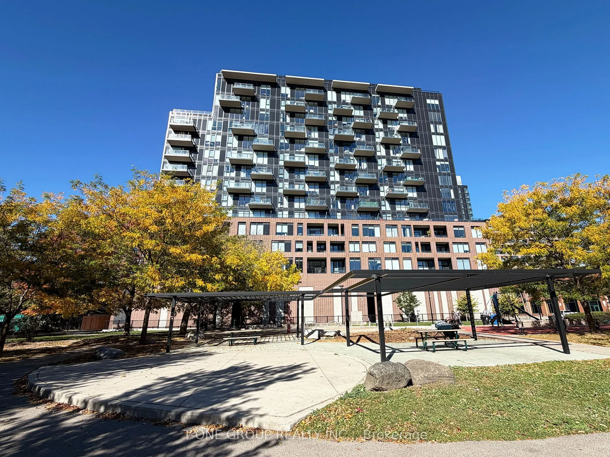 270 Dufferin Street #312