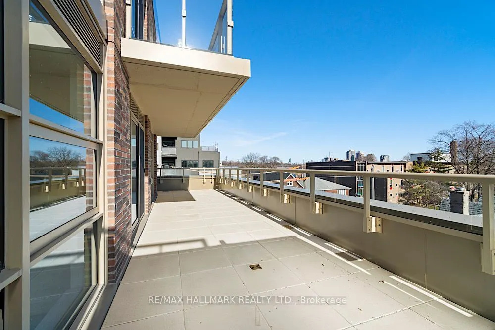 1787 St Clair Avenue W #426