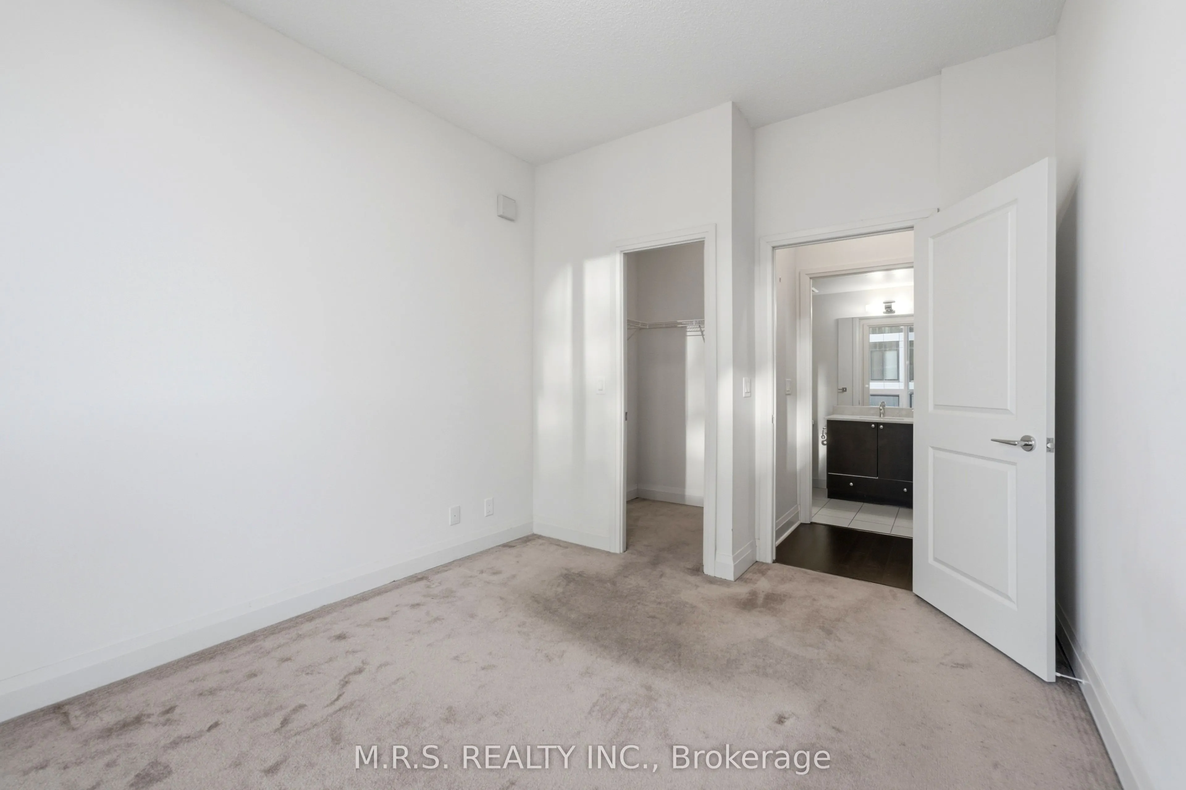 1185 The Queensway Avenue #607