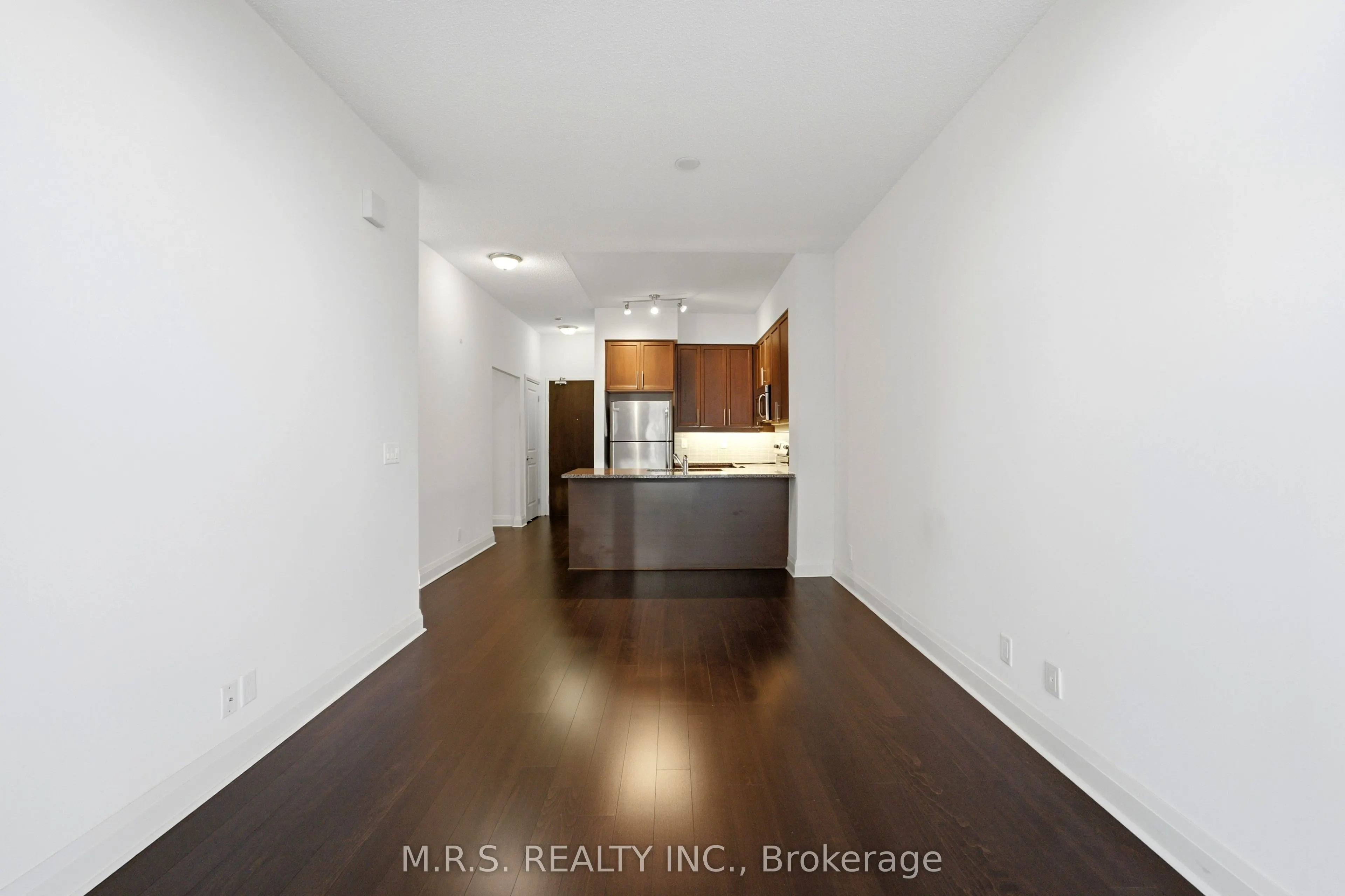 1185 The Queensway Avenue #607