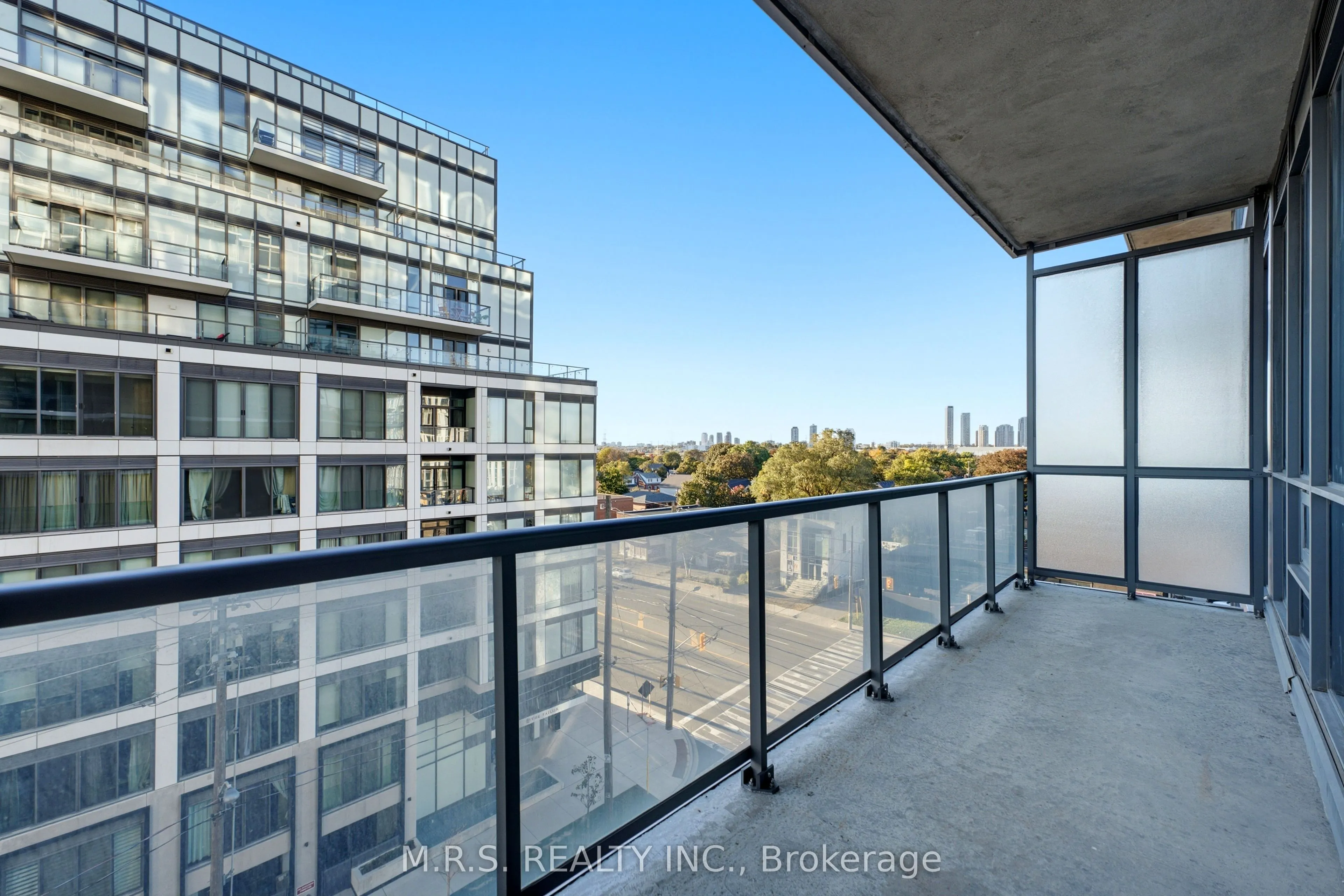 1185 The Queensway Avenue #607