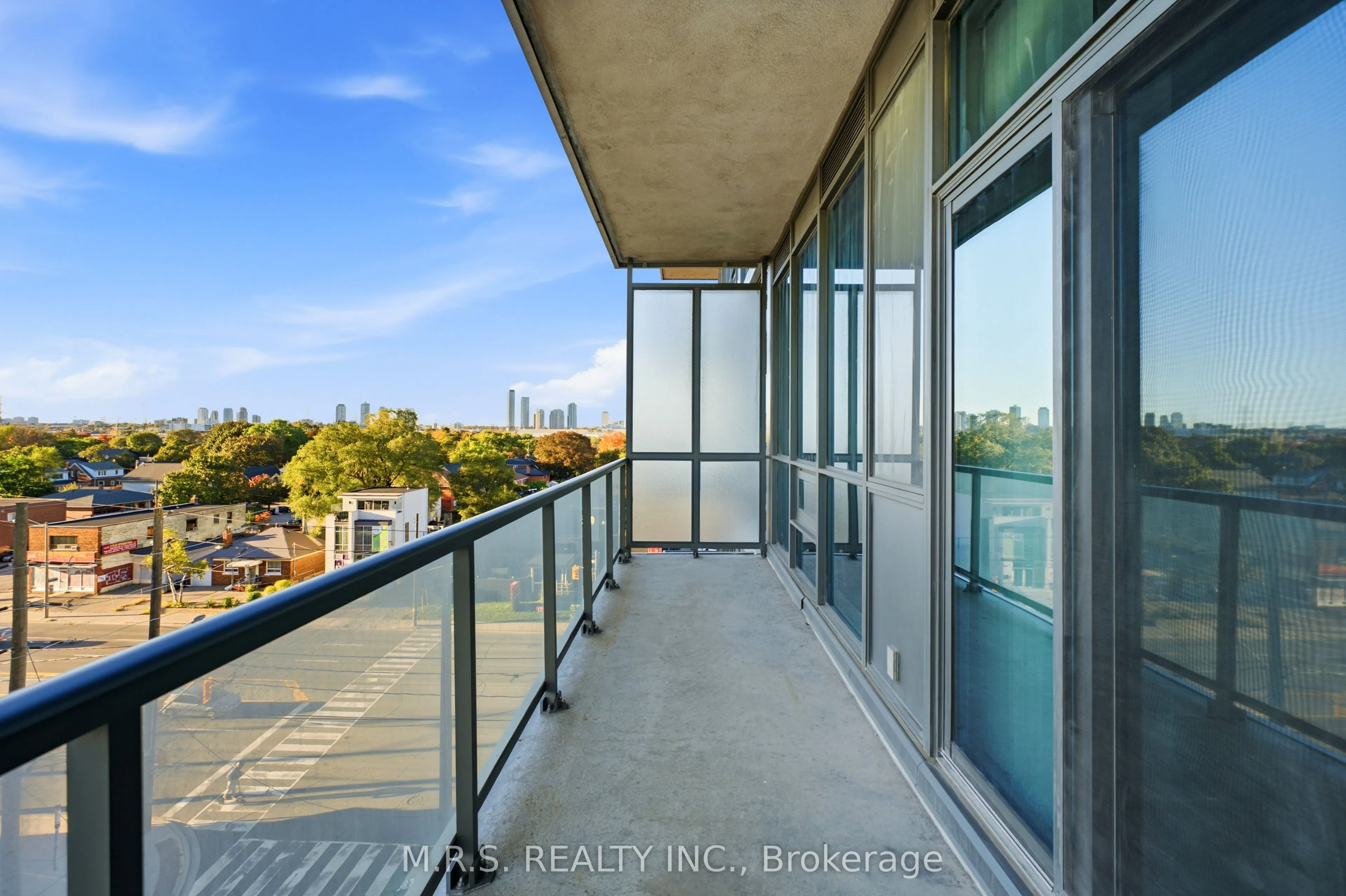 1185 The Queensway Avenue #607