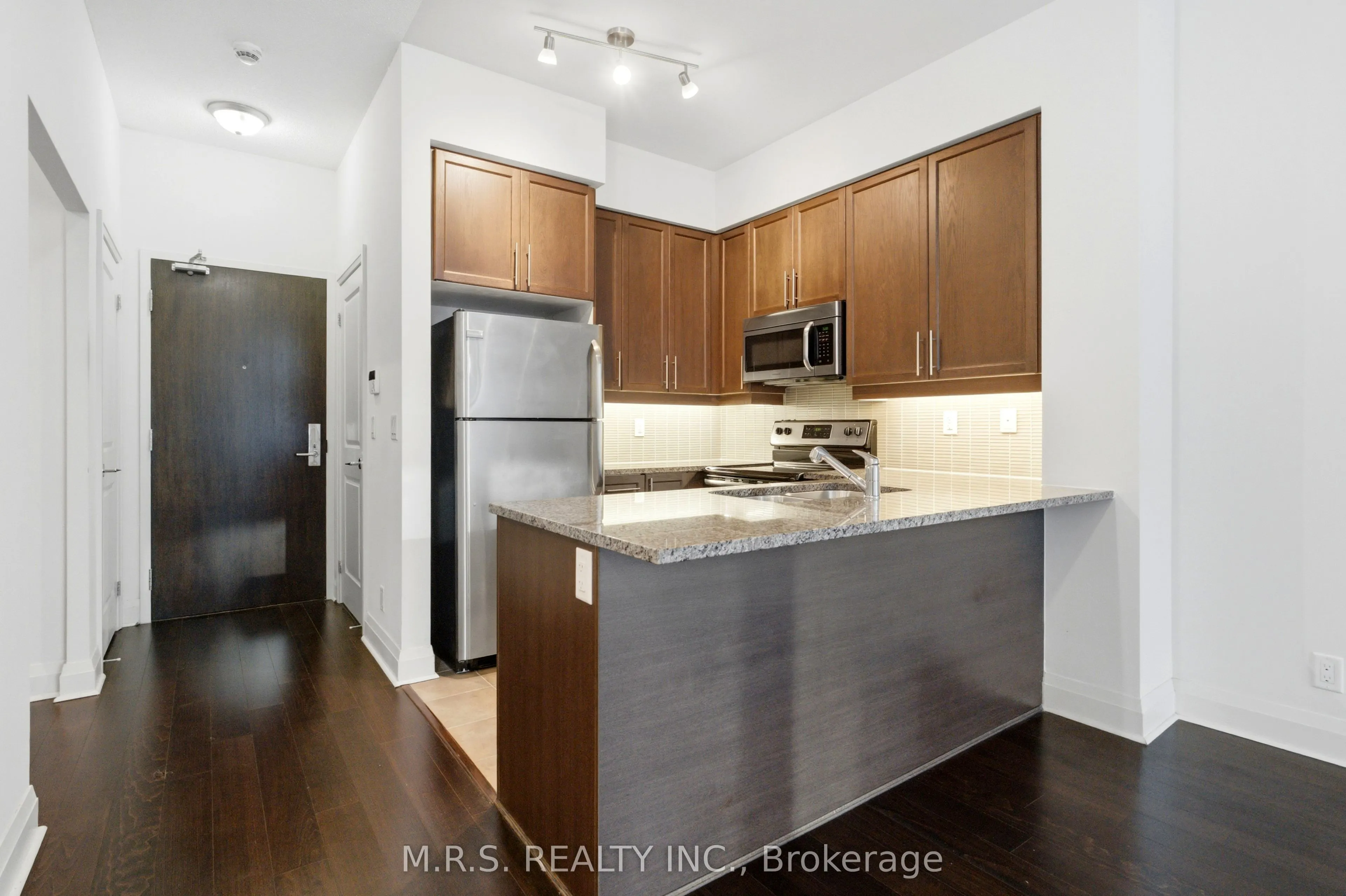 1185 The Queensway Avenue #607