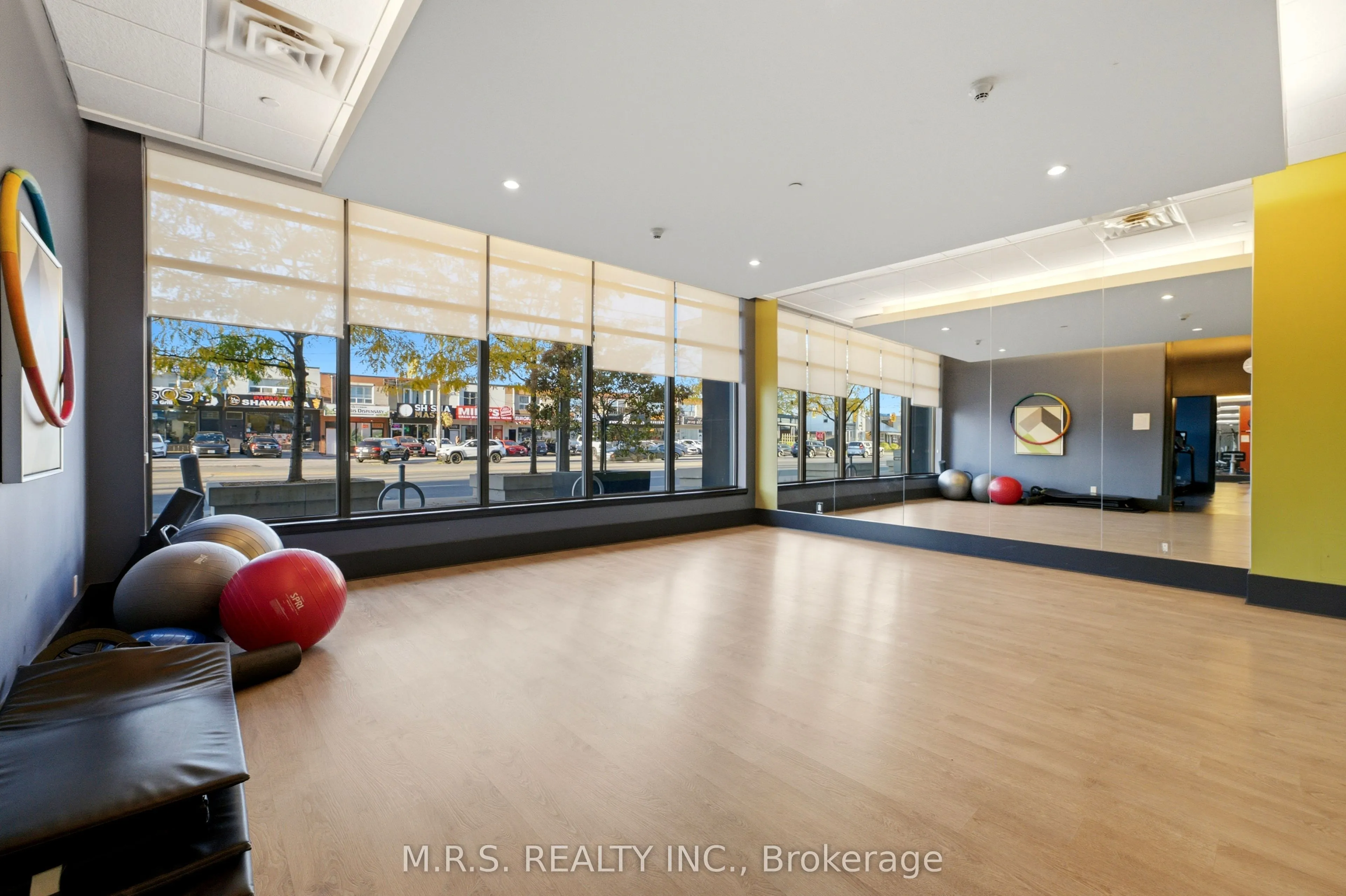 1185 The Queensway Avenue #607