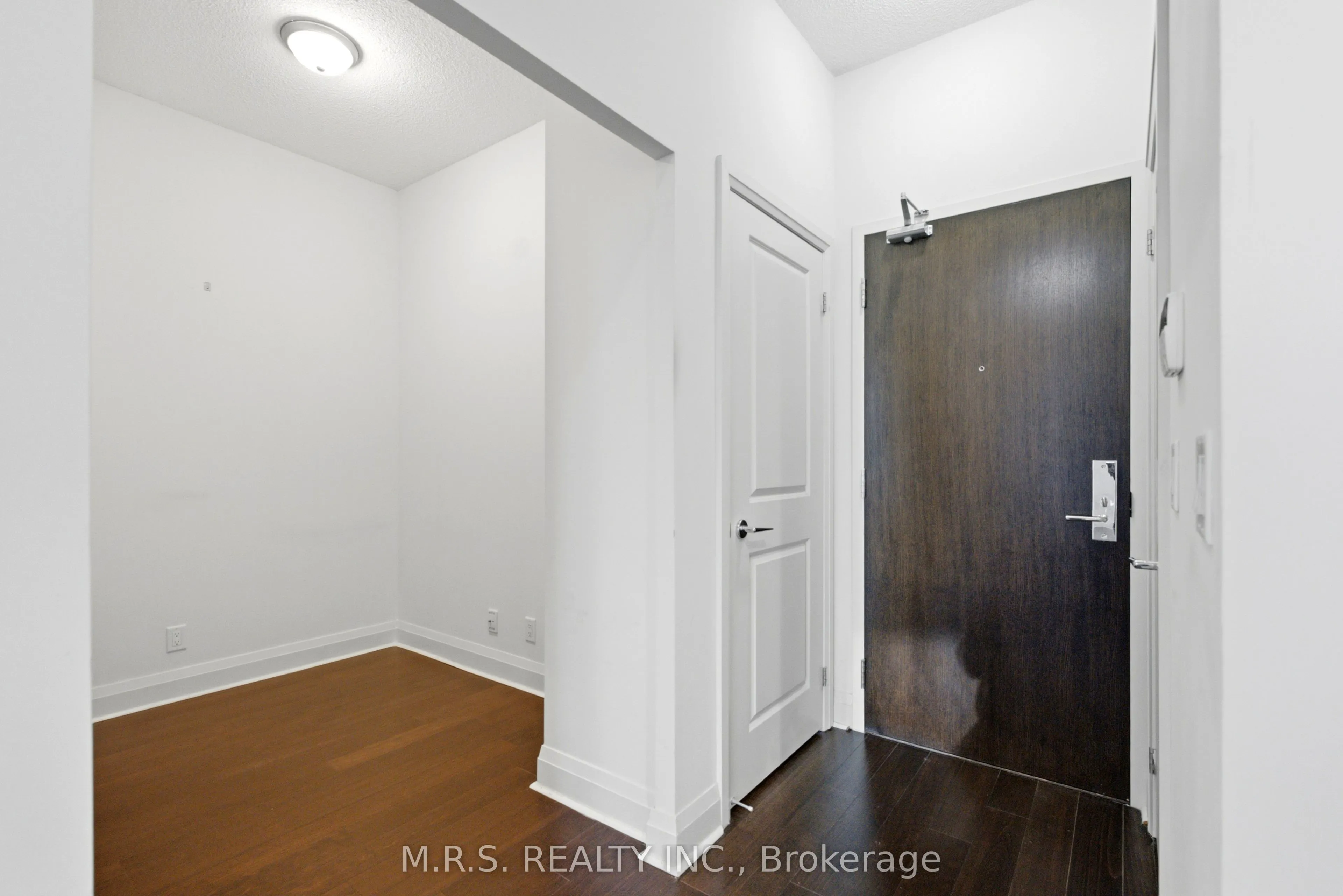1185 The Queensway Avenue #607