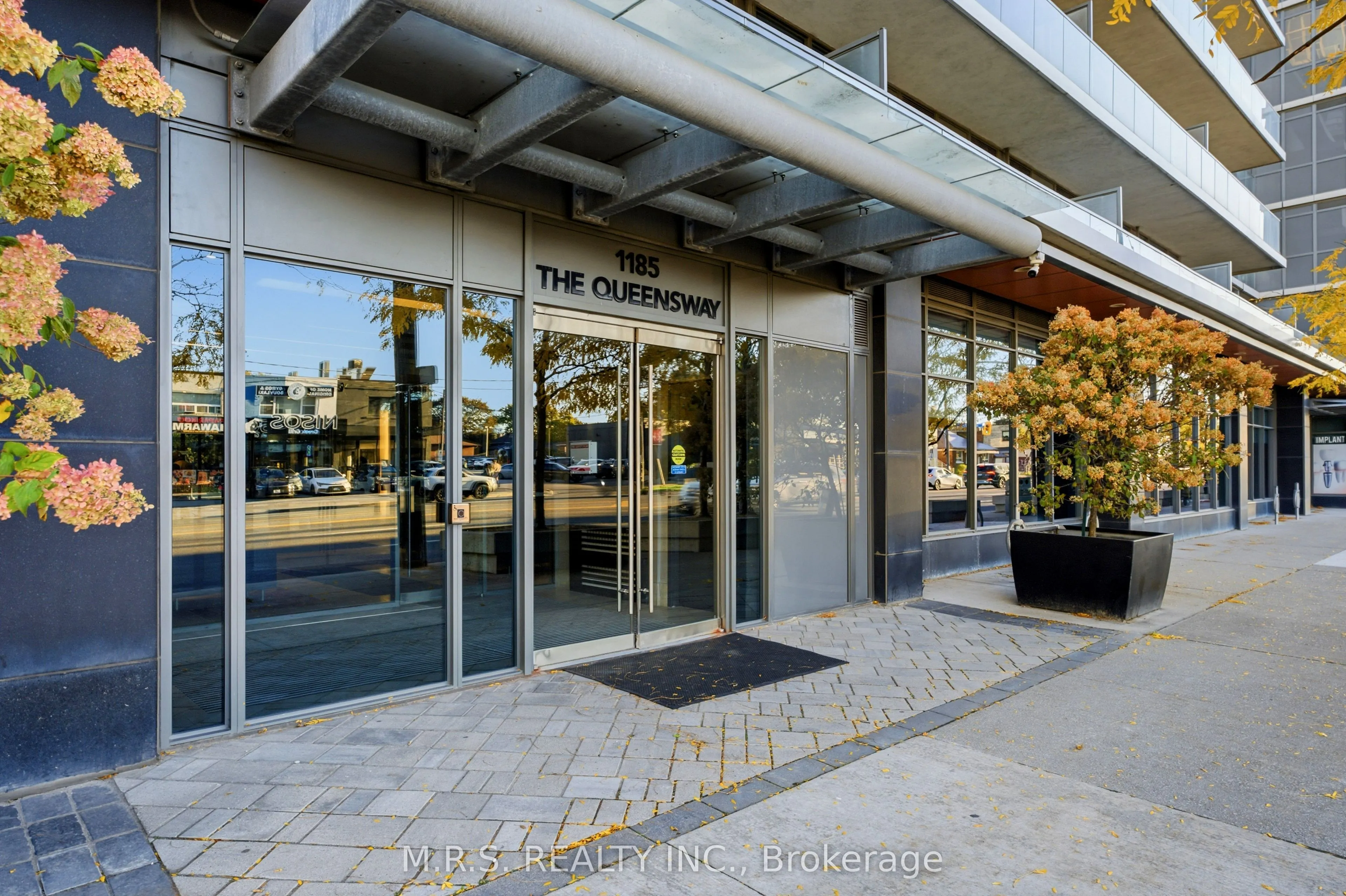 1185 The Queensway Avenue #607