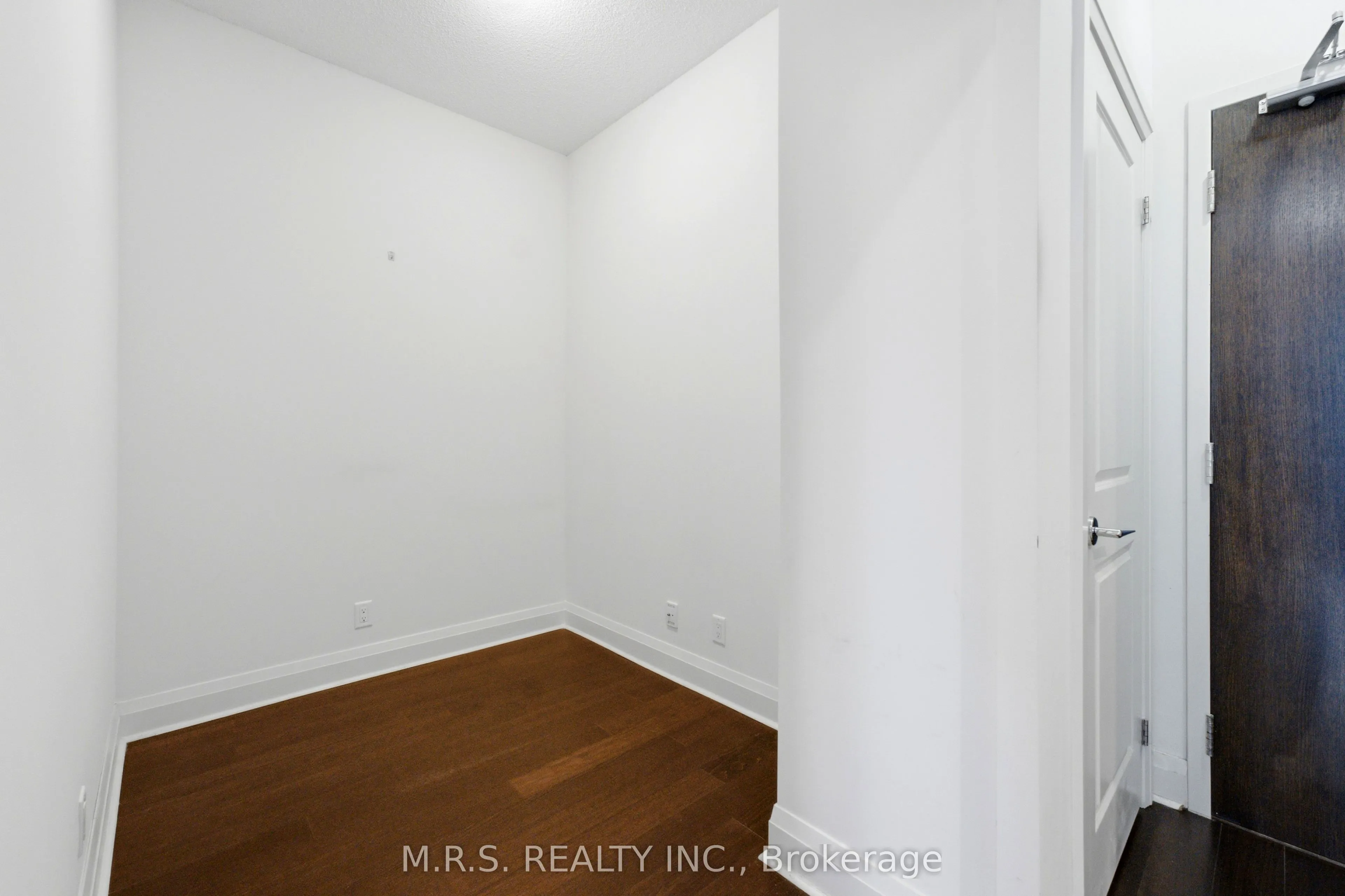 1185 The Queensway Avenue #607