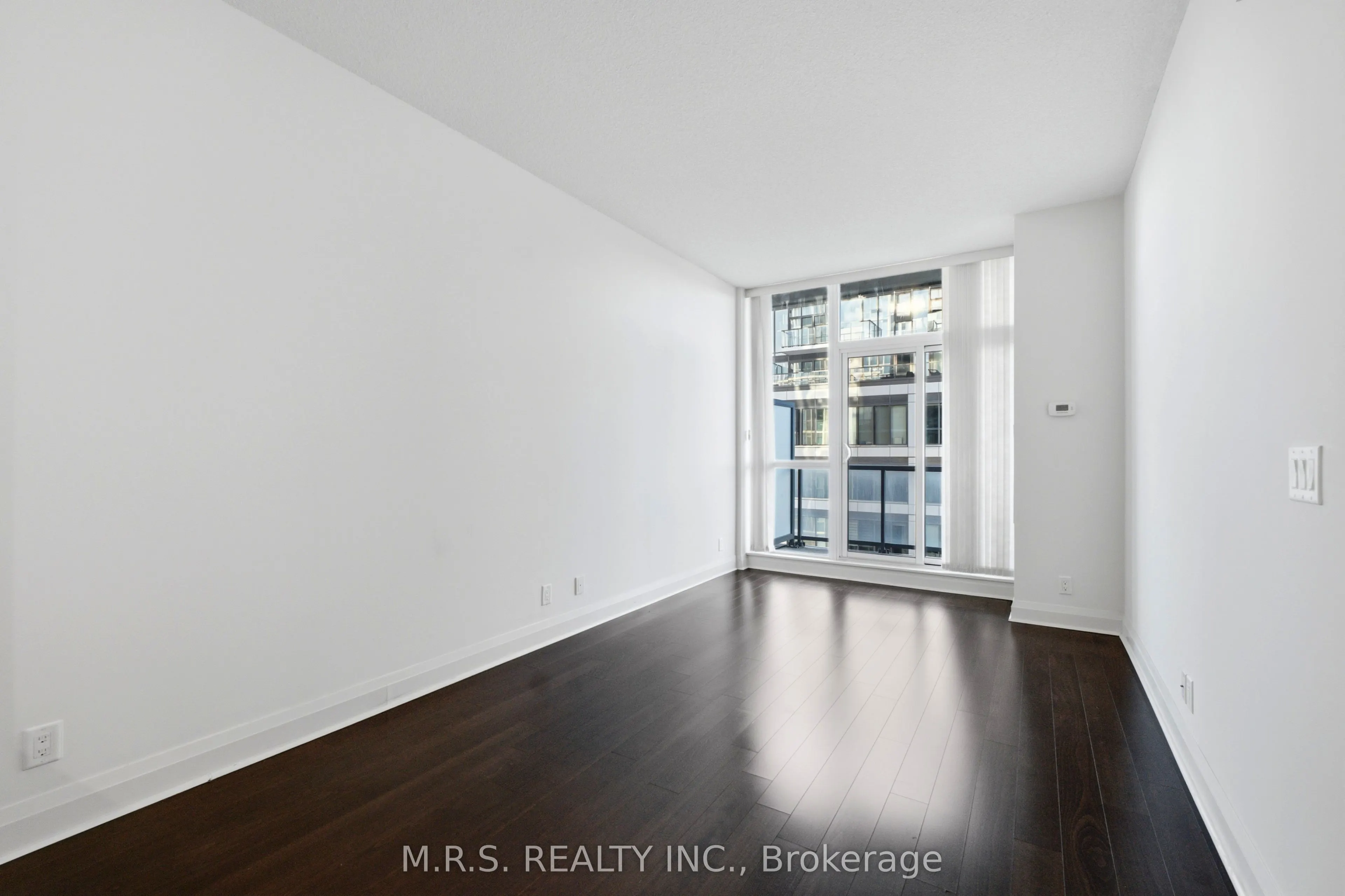 1185 The Queensway Avenue #607