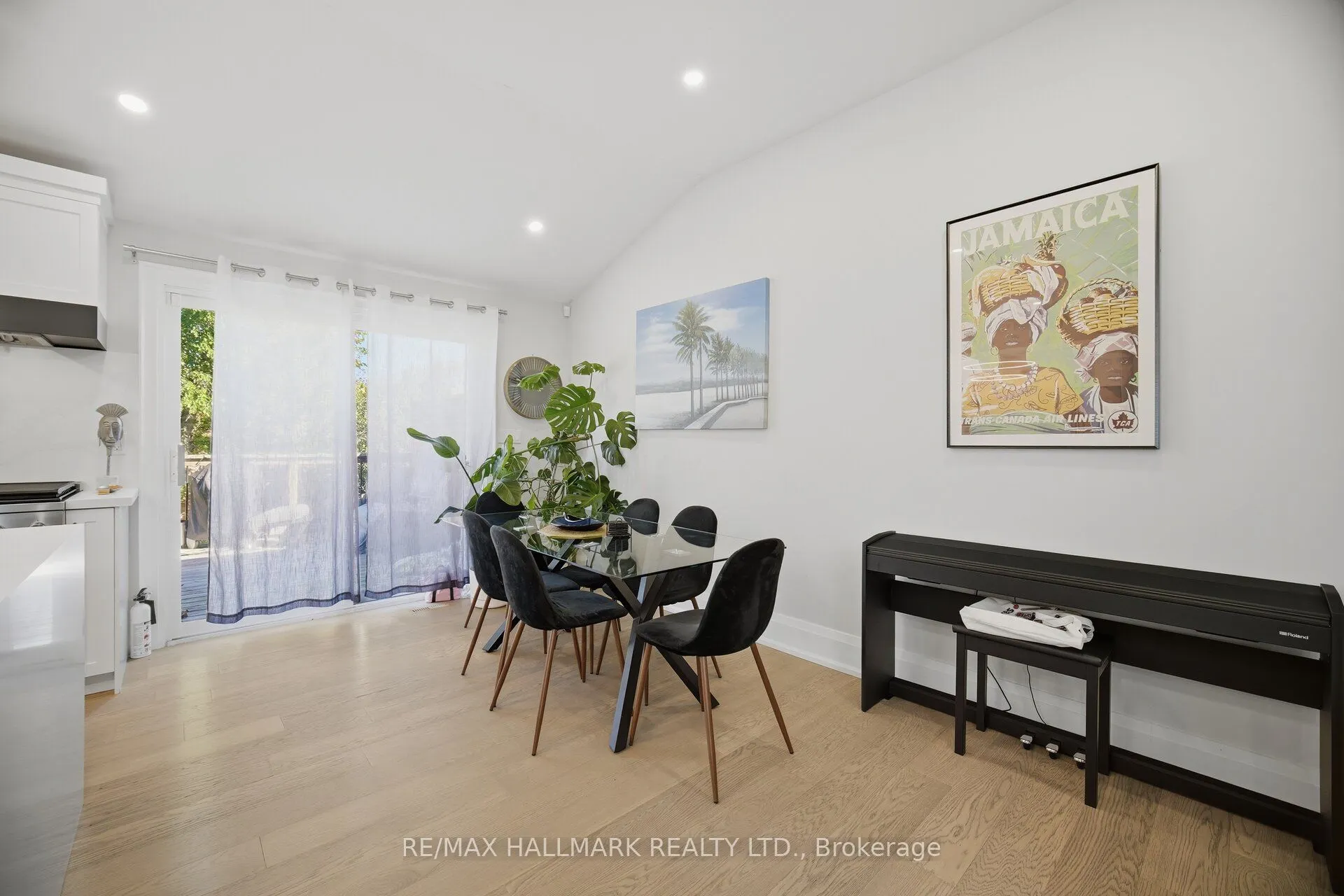 407 Bronte Road