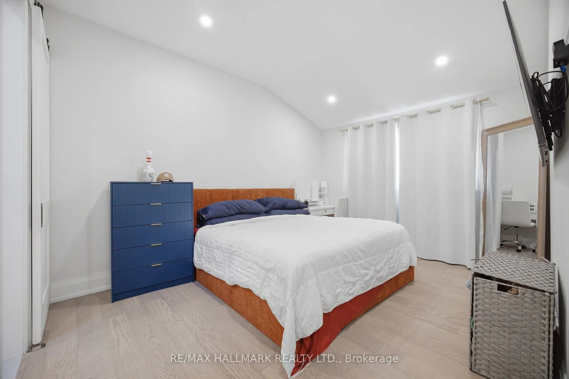 407 Bronte Road