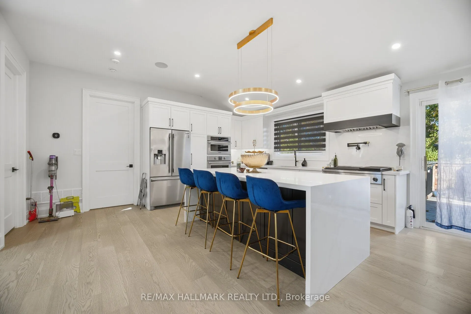 407 Bronte Road