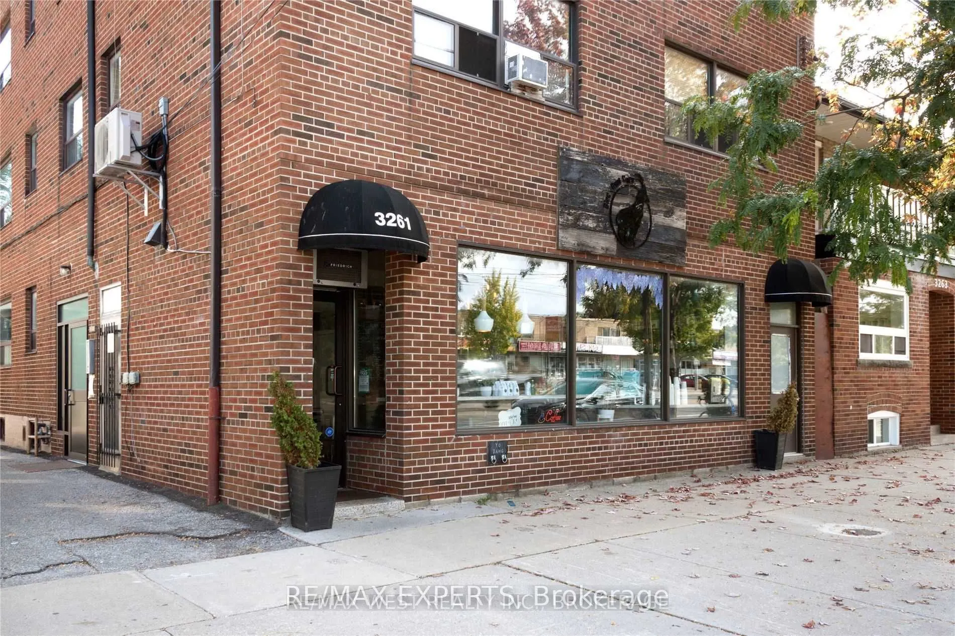 3261A Lake Shore Boulevard #301