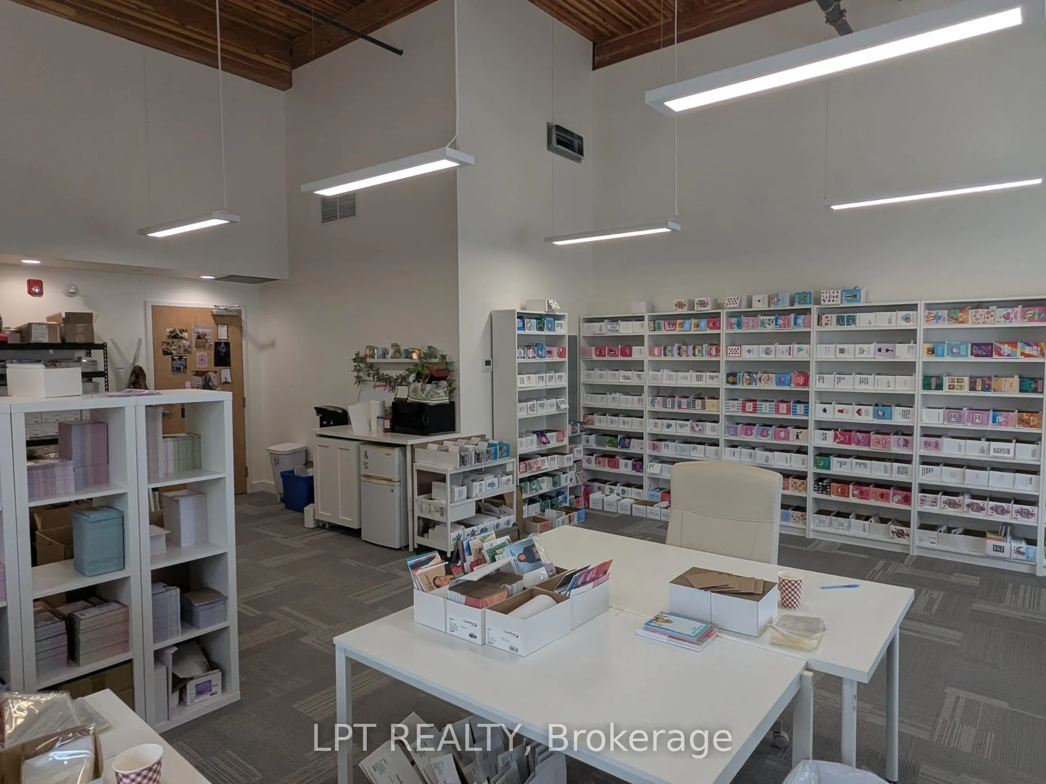 46 Queen Street S #302