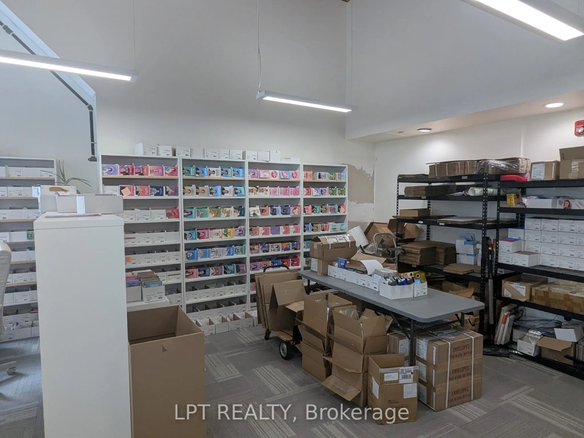 46 Queen Street S #302