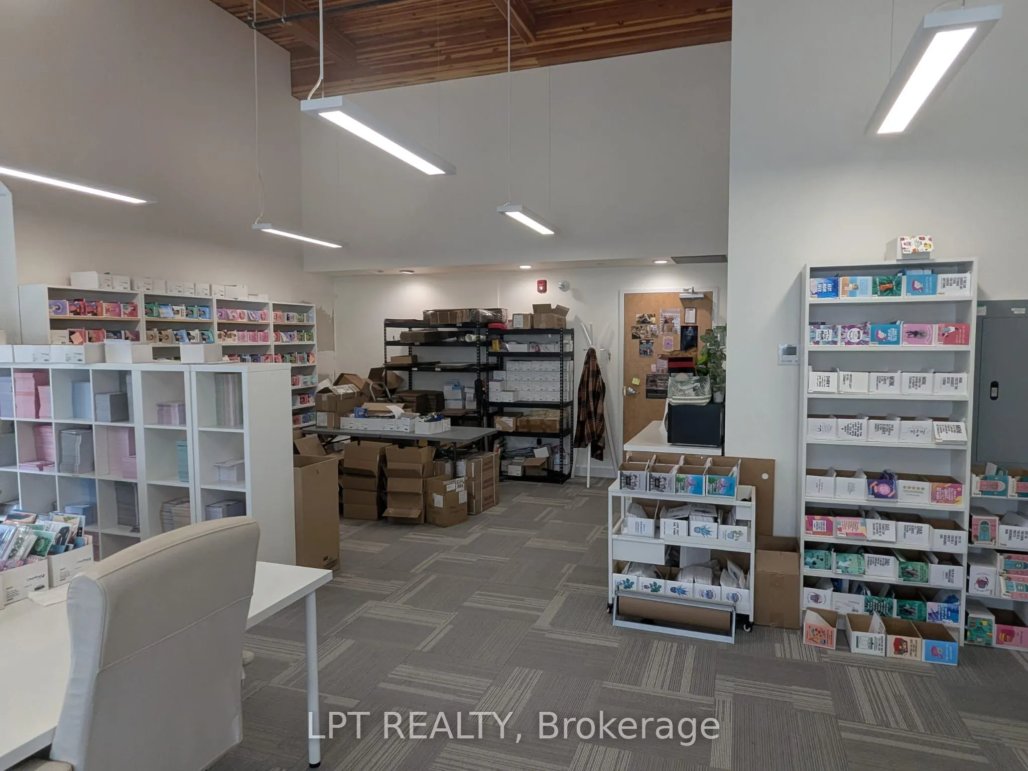 46 Queen Street S #302